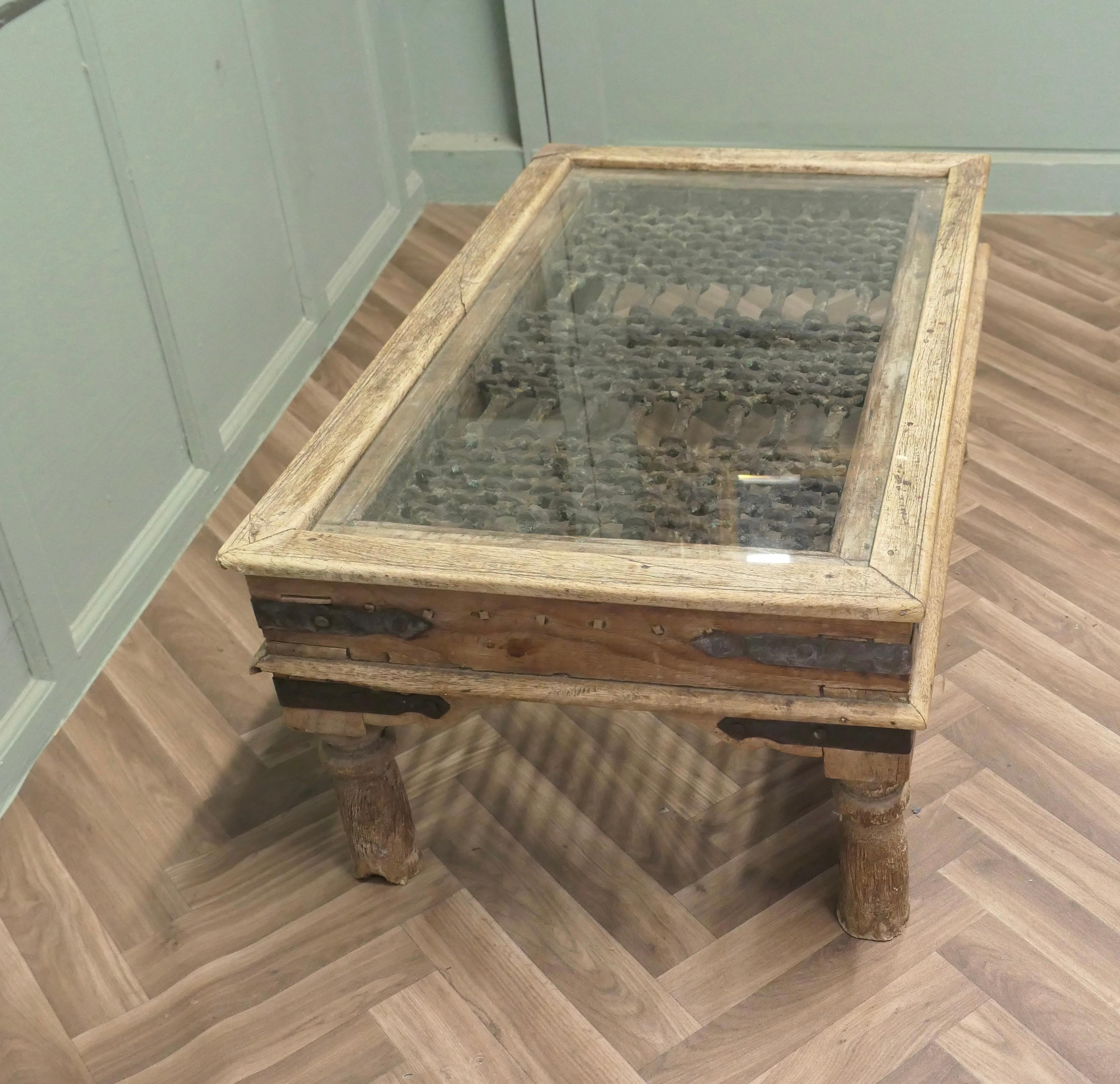A Heavy Coffee Table with Inset Iron Grill Panel In Good Condition For Sale In Godshill, Isle of Wight