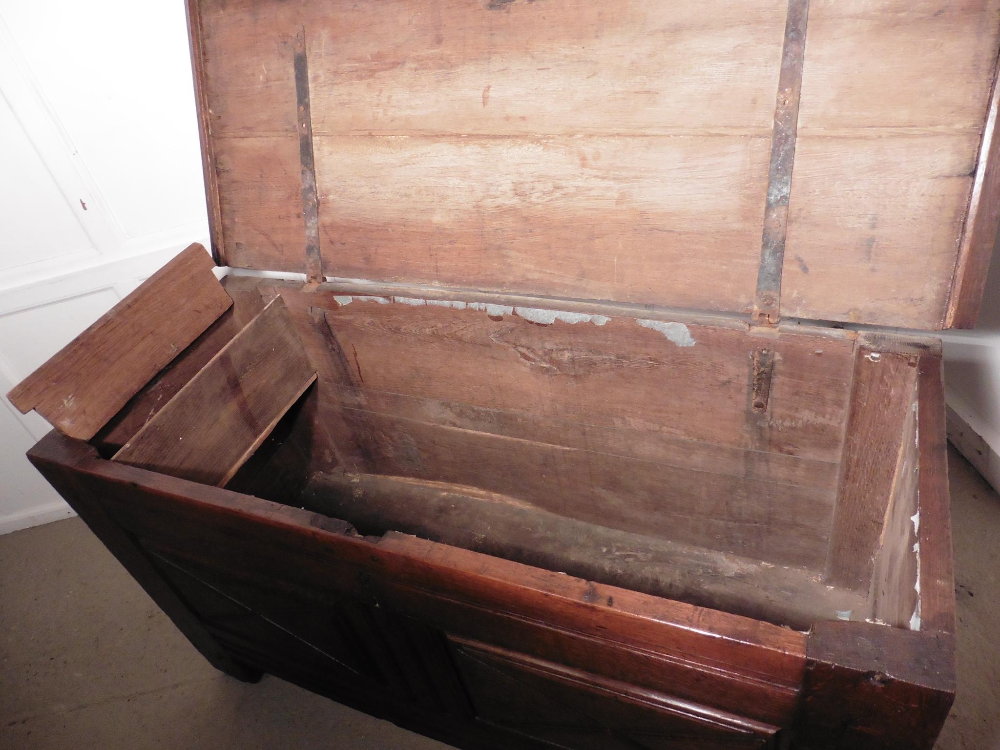Heavy French Paneled Oak Coffer, 1800 In Good Condition In Chillerton, Isle of Wight