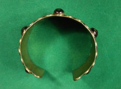 Ein Henry Perichon Armband aus Messing und Perlen für Haute Couture CIRCA 1960
