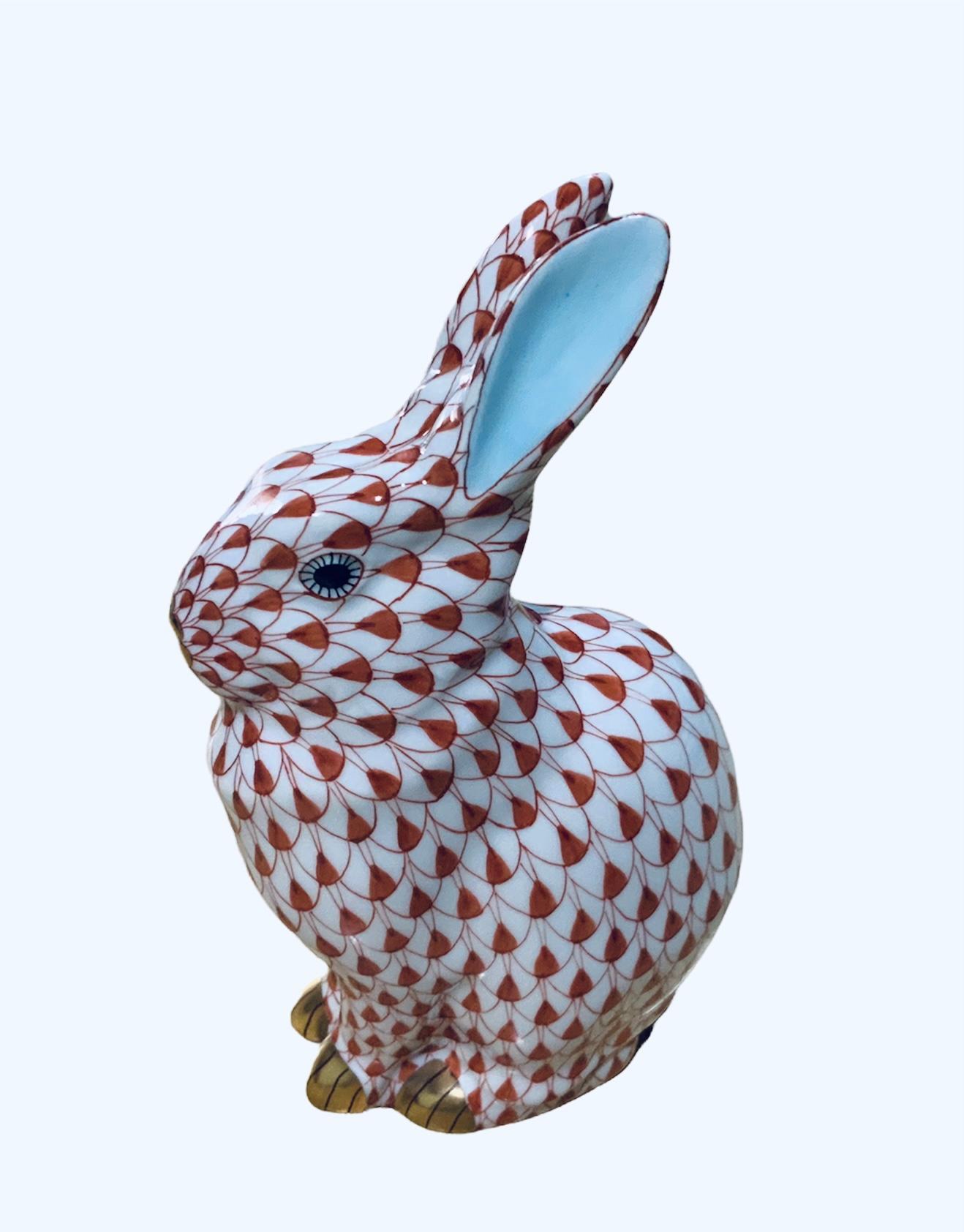 Herend Porcelain Hand Painted Small Rabbit In Good Condition In Guaynabo, PR