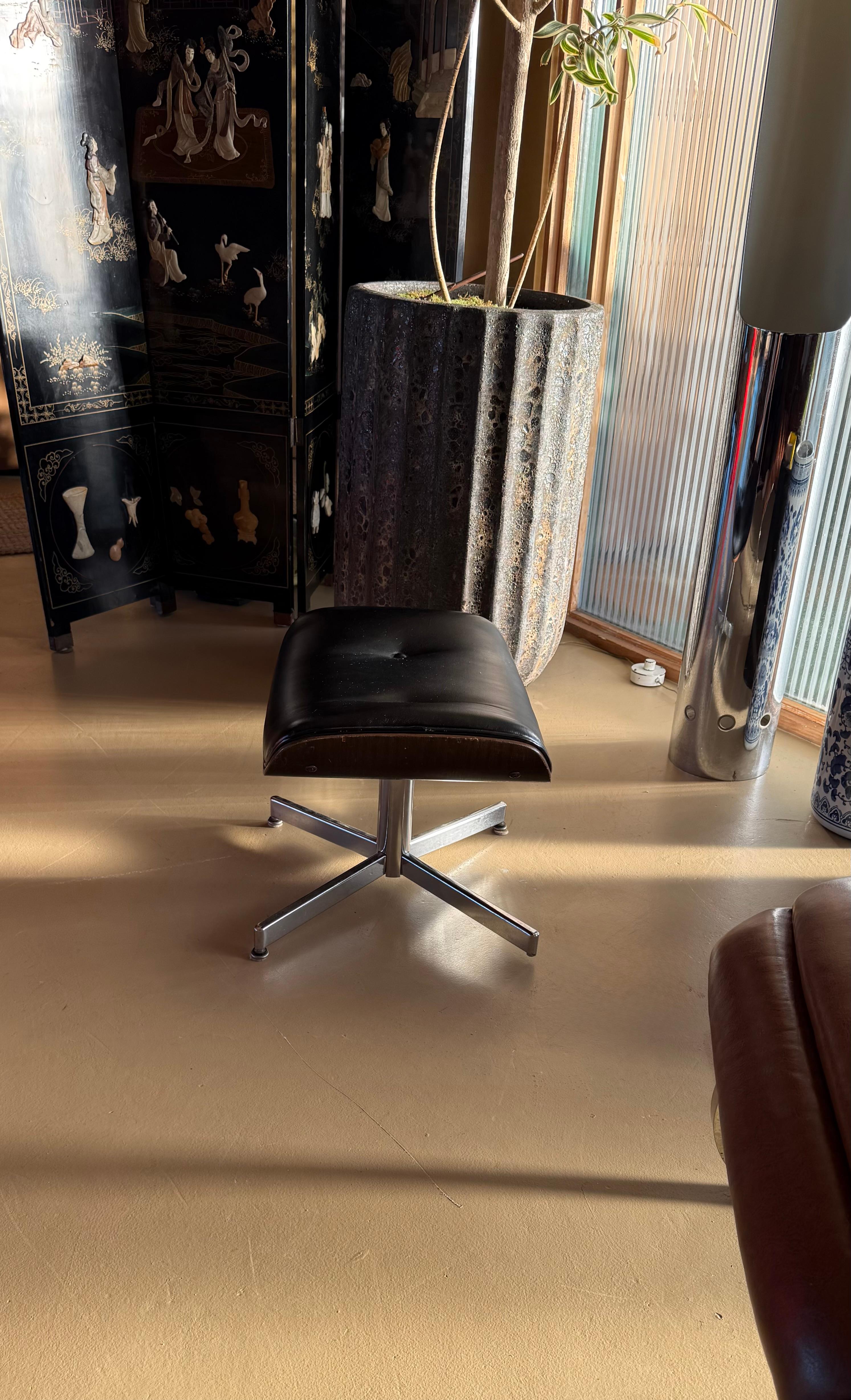 Tabouret de style Eames de Herman Miller, milieu du 20e siècle en vente 5
