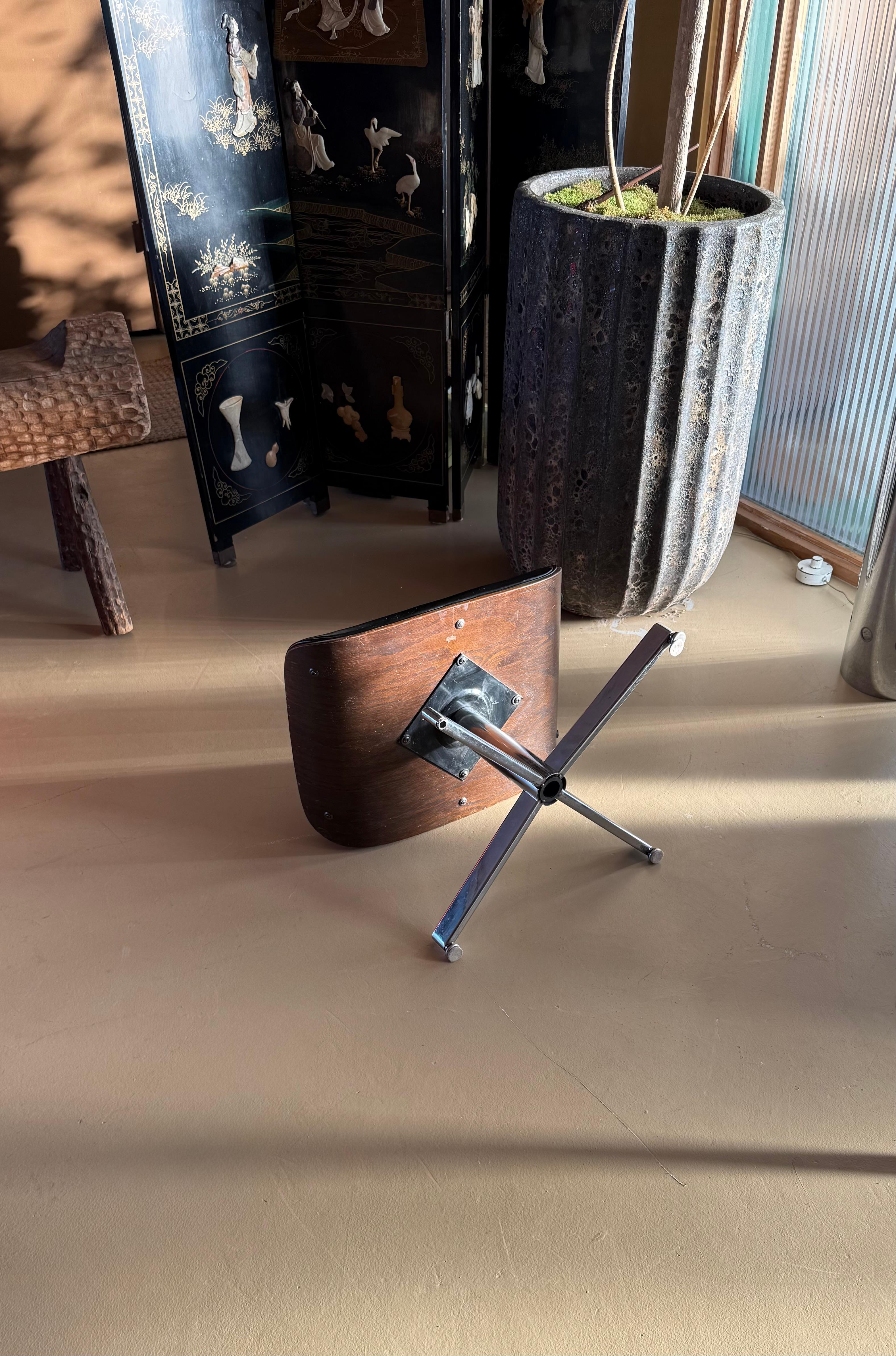 Tabouret de style Eames de Herman Miller, milieu du 20e siècle en vente 6