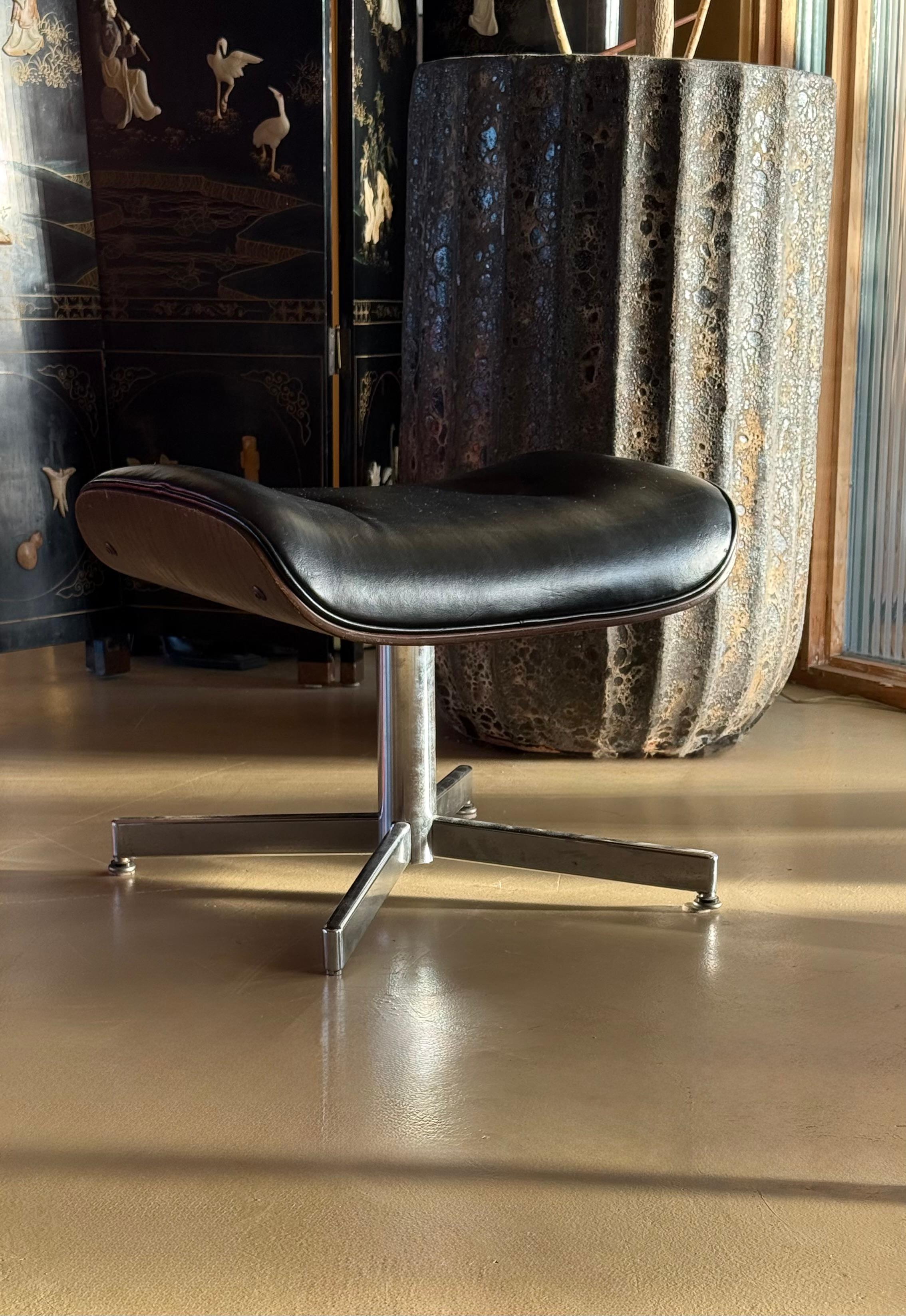 Tabouret de style Eames de Herman Miller, milieu du 20e siècle en vente 14