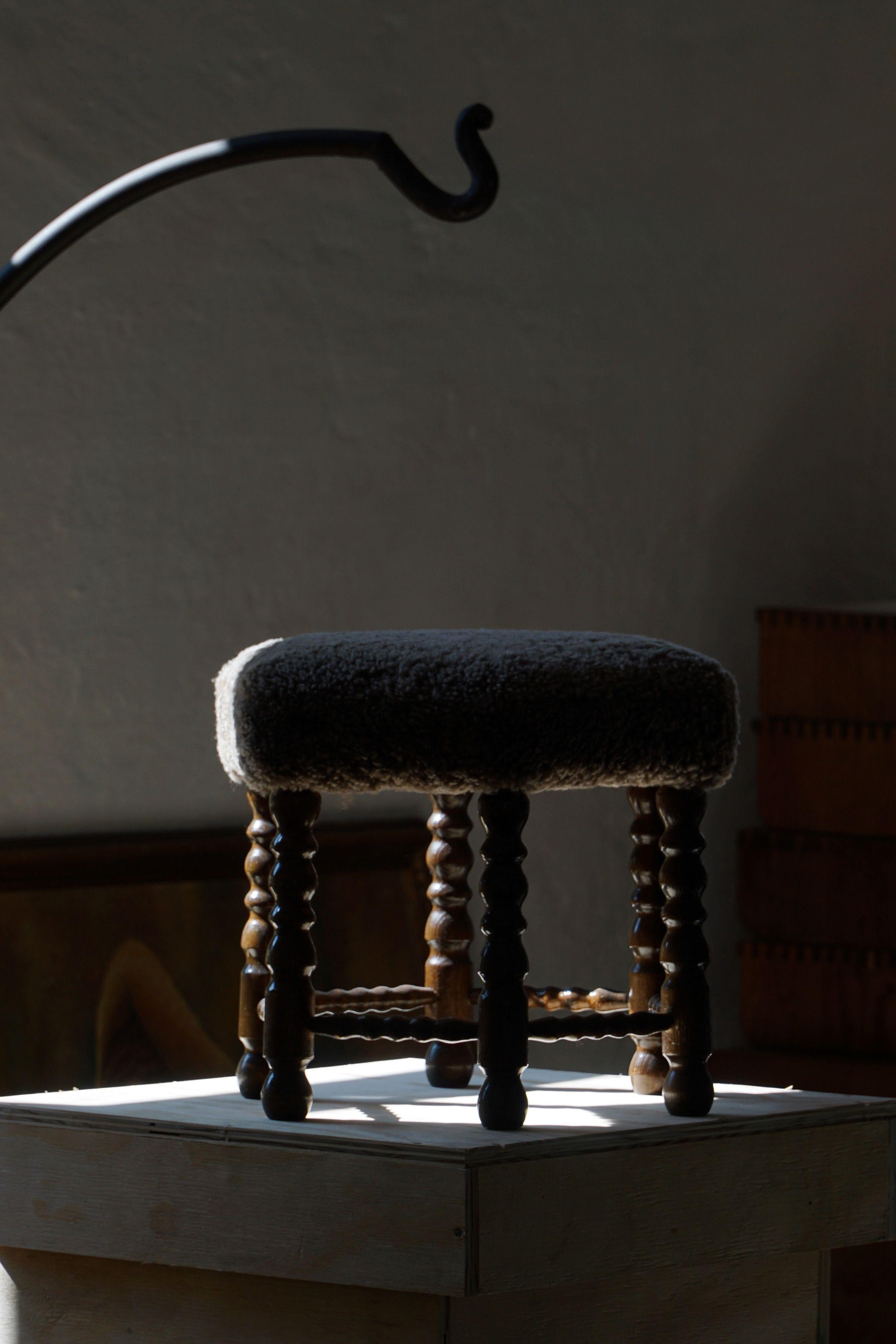 A Hexagon Stool in Oak, Reupholstered in Lambswool, Danish Cabinetmaker, 1950s For Sale 3
