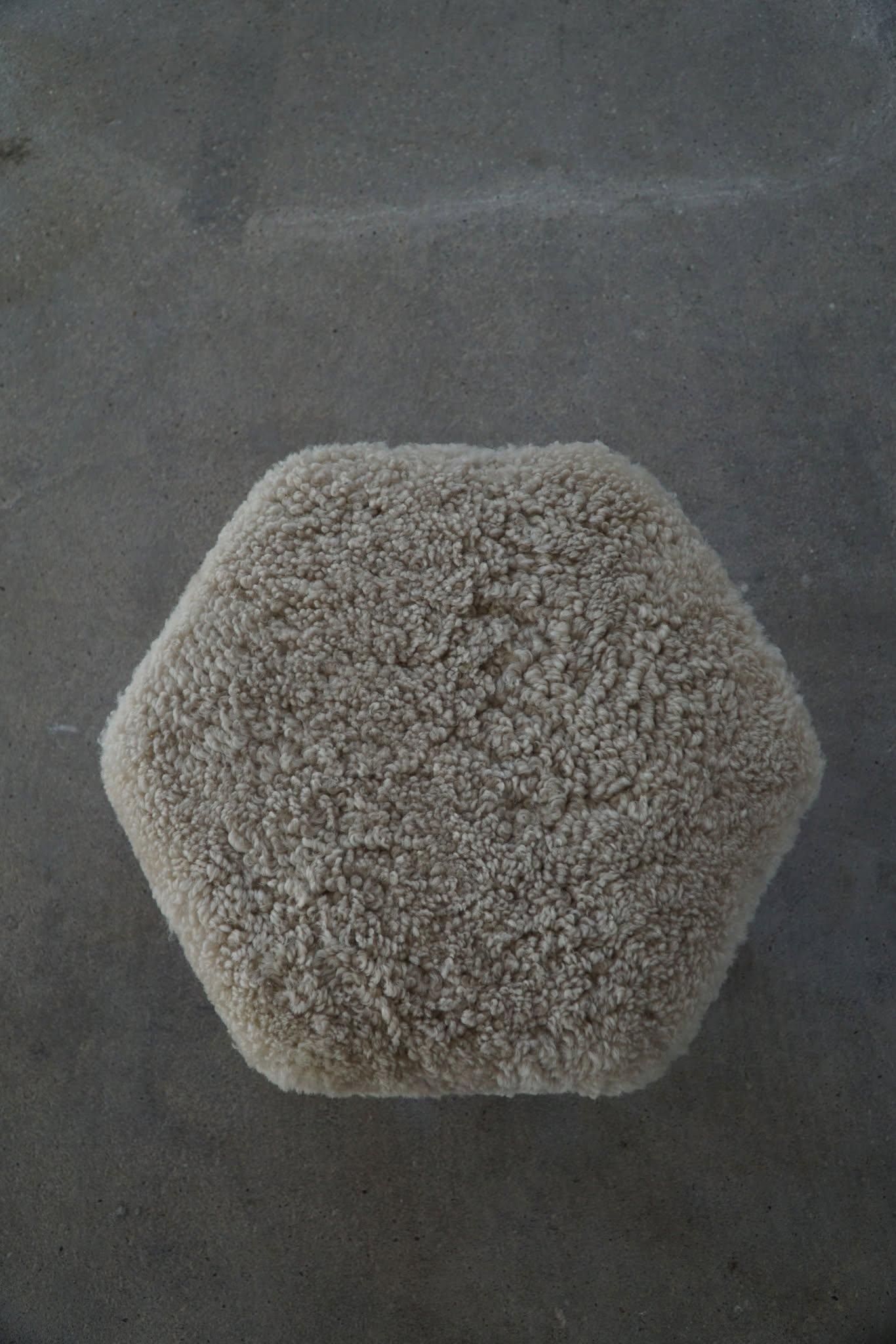A Hexagon Stool in Oak, Reupholstered Seat in Lambswool, Danish Modern, 1950s In Good Condition In Odense, DK