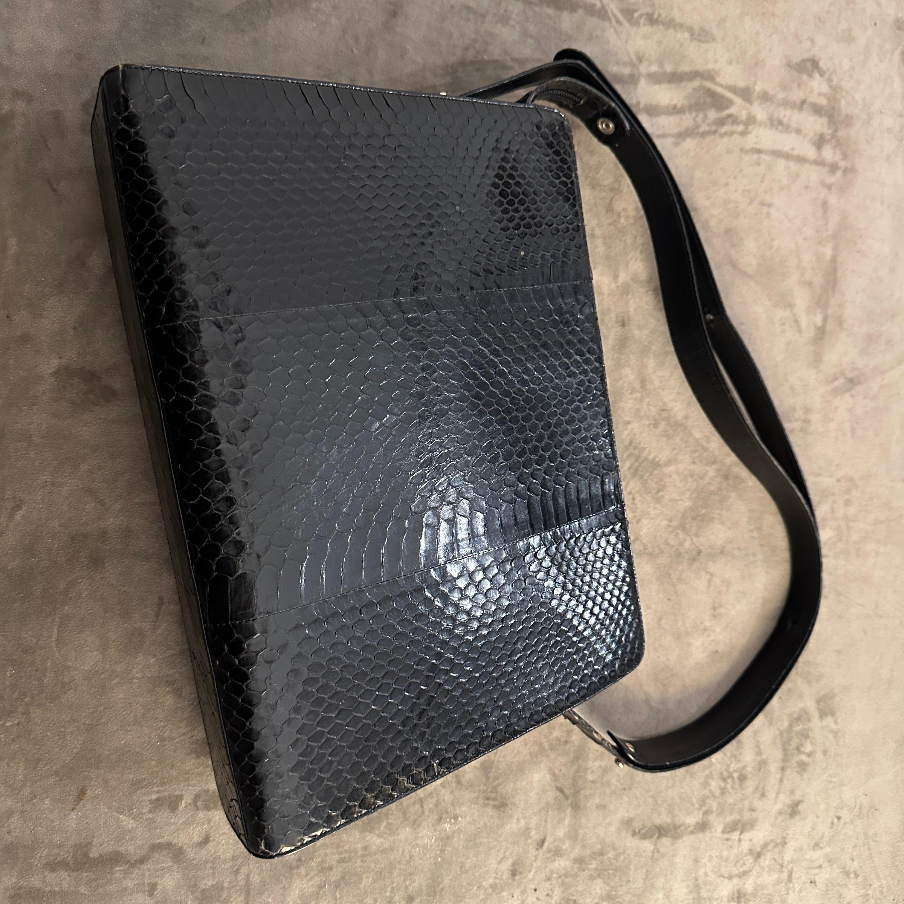 A high Quality 1950s Vintage Brown Leather Italian Evening Bag by Salvati In Excellent Condition For Sale In Aci Castello, IT