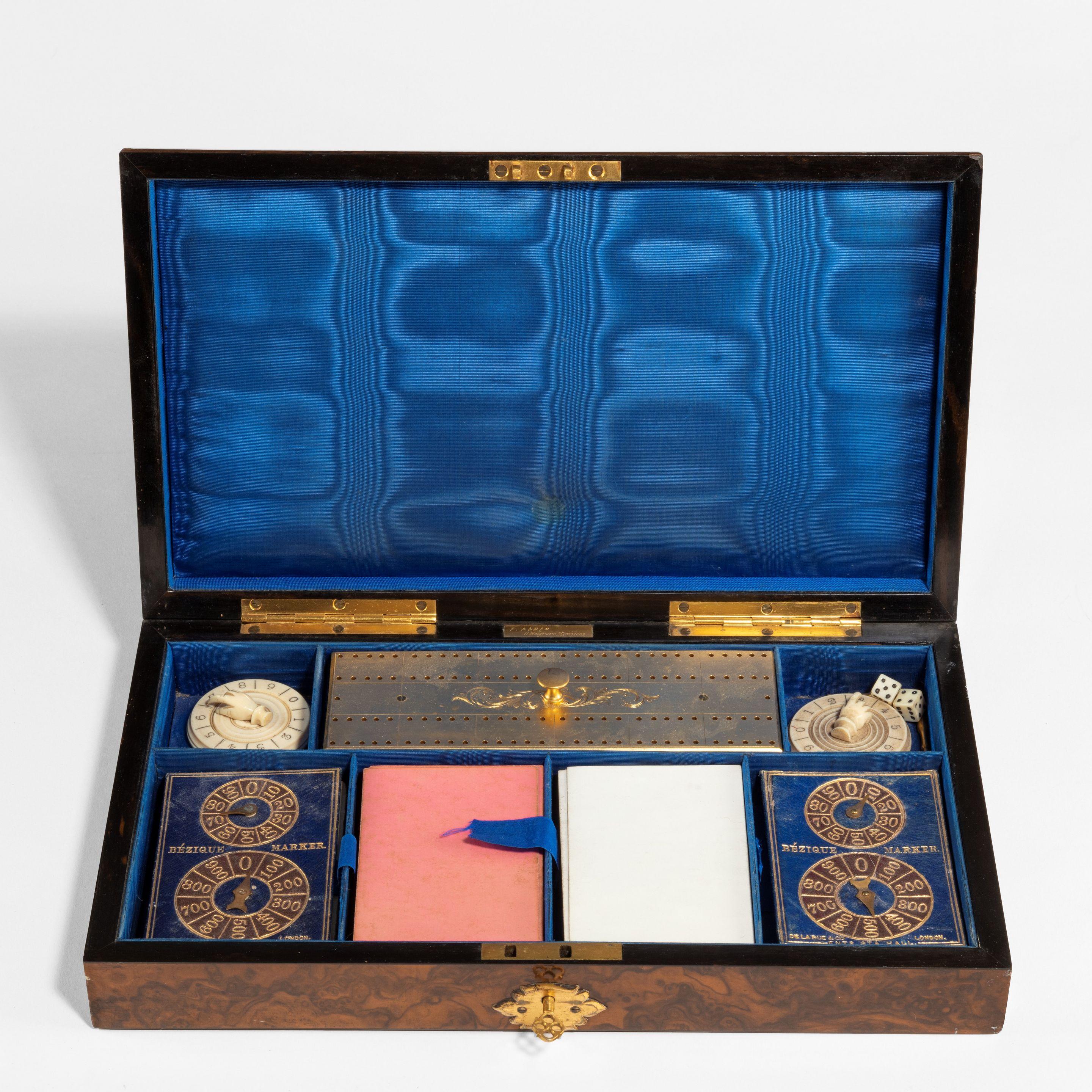 A high Victorian burr walnut games box In Good Condition In Lymington, Hampshire