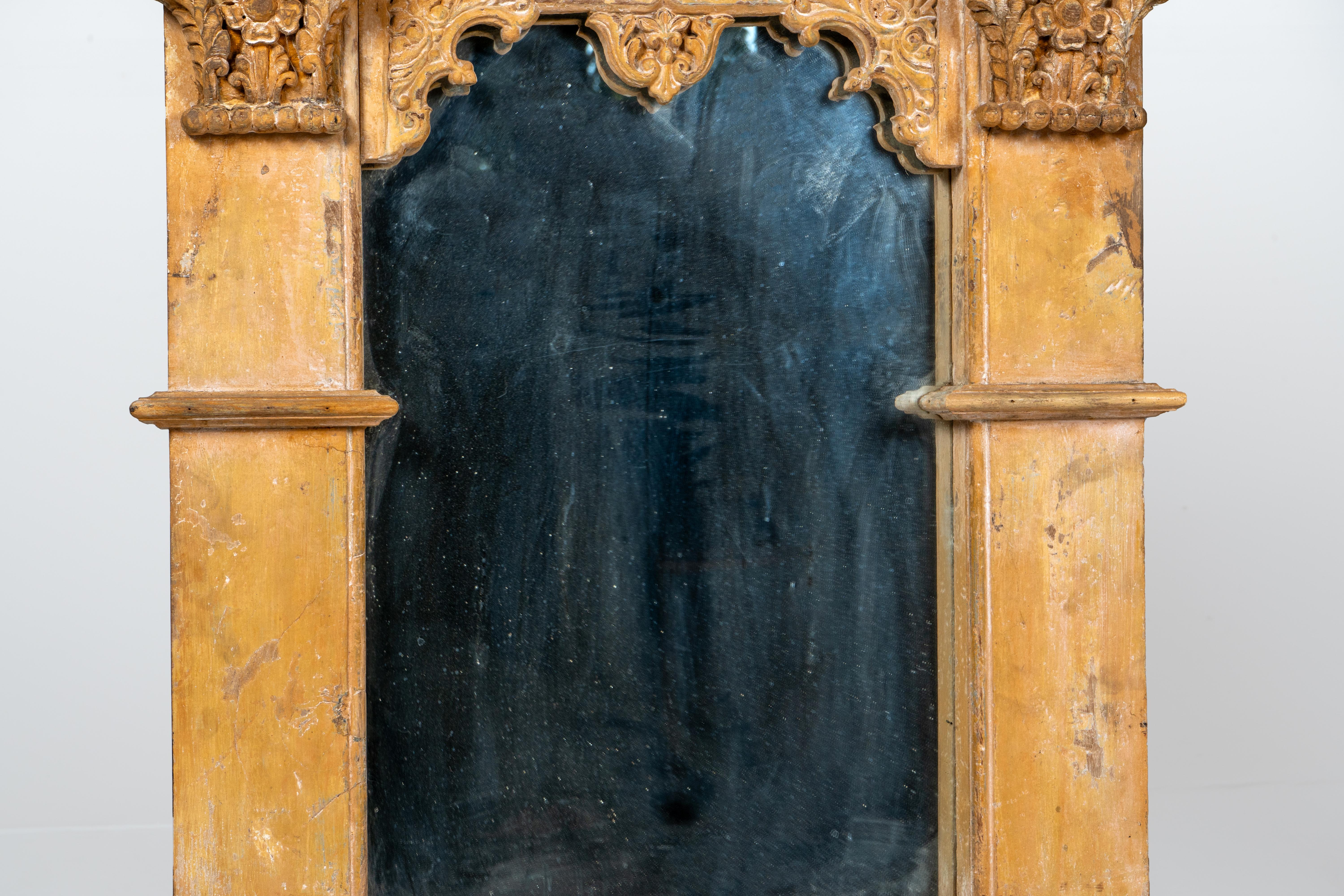 XXIe siècle et contemporain Un cadre hautement décoré avec miroir en vente