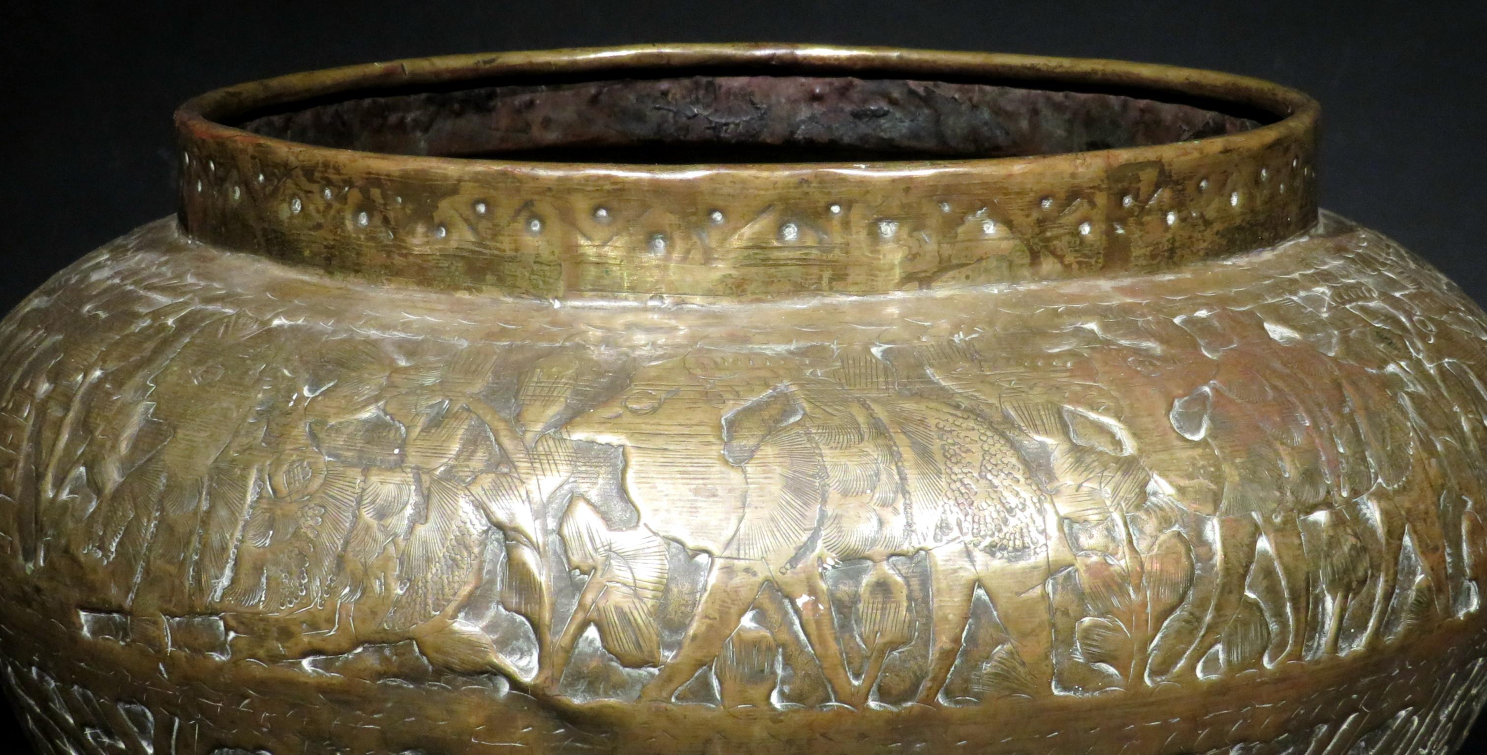 A Highly Decorative Early 20th Century Brass Jardinière, India Circa 1900 In Good Condition In Ottawa, Ontario