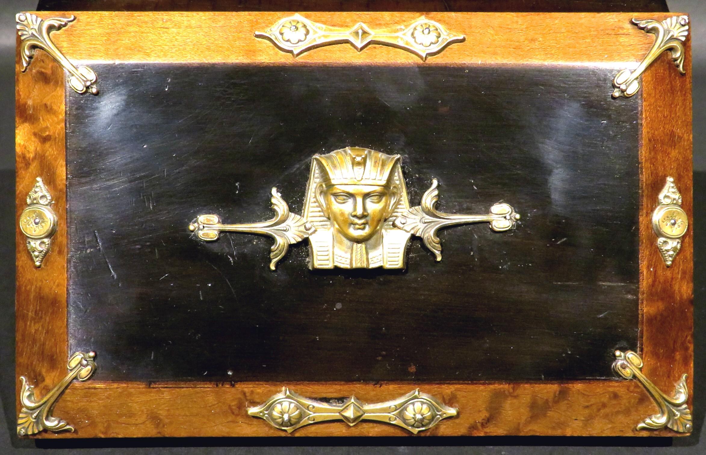 Stunning Part Ebonized Egyptian Revival Jewellery Box, France, circa 1920 In Good Condition For Sale In Ottawa, Ontario