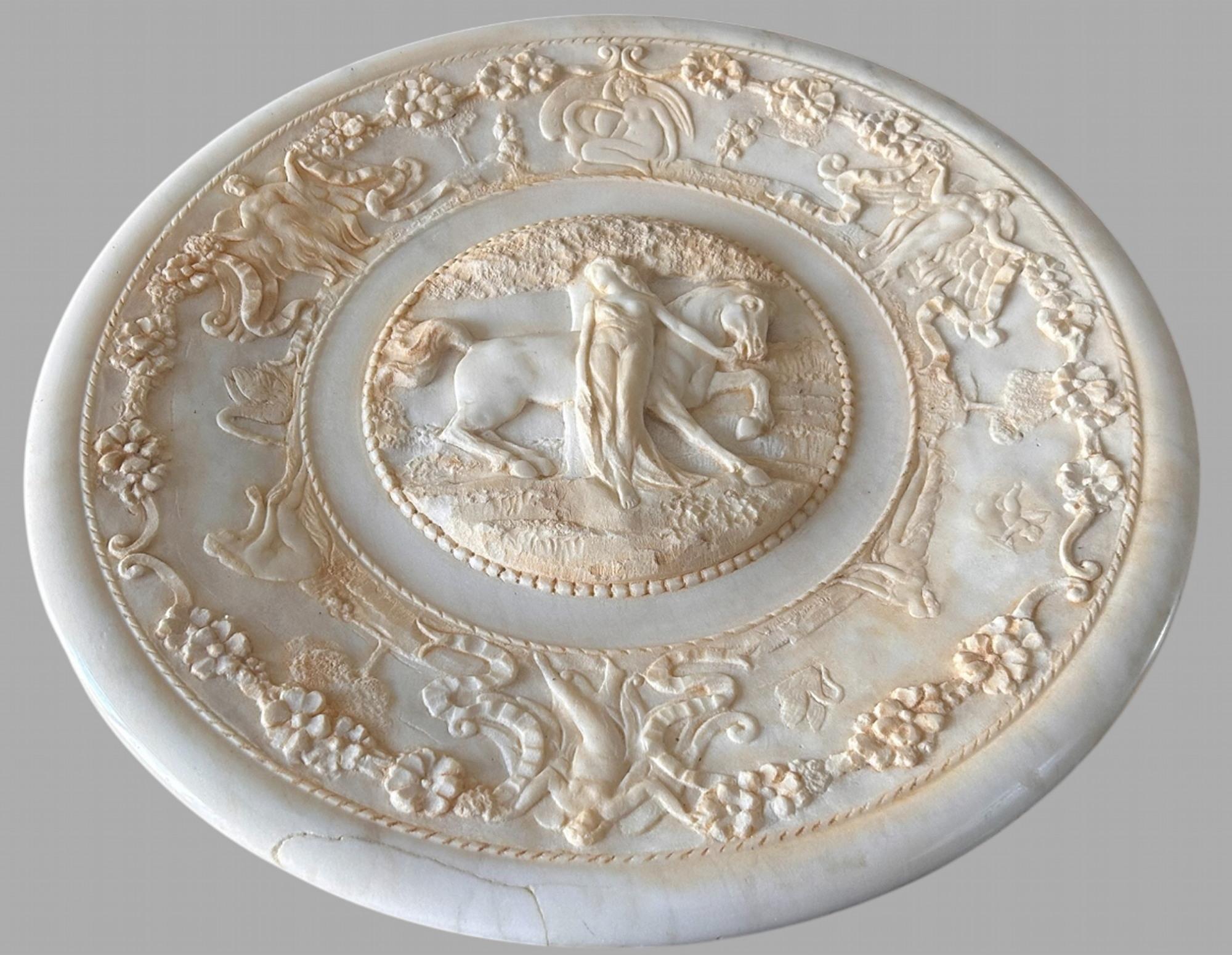 Eine hochdekorative große italienische Marmor-Tazza um 1860 (Viktorianisch) im Angebot