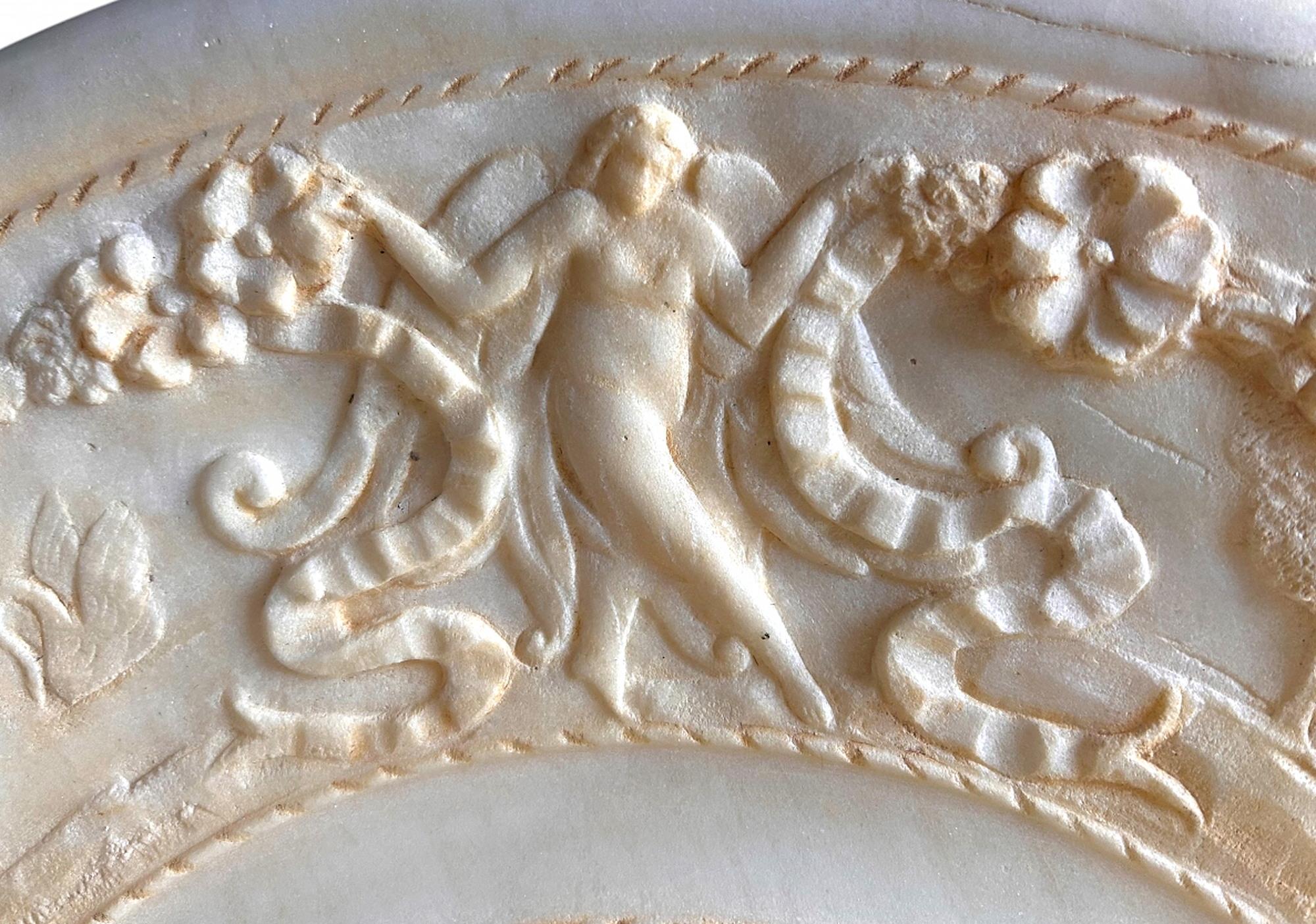 Eine hochdekorative große italienische Marmor-Tazza um 1860 im Angebot 1
