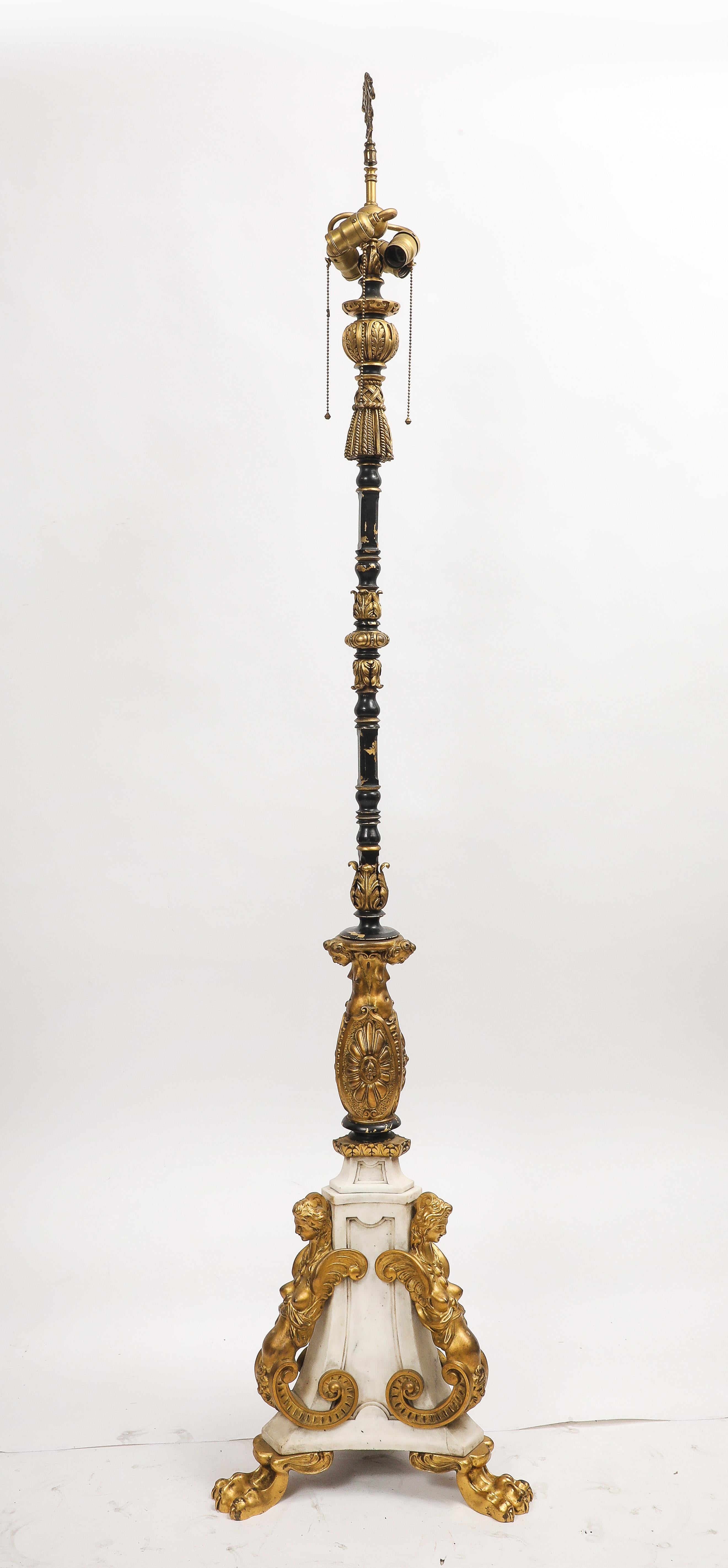 Eine sehr wichtige Caldwell Ormolu montiert Cararra Marmor figurale Stehlampe (Louis XVI.) im Angebot