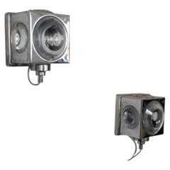 A highly sculptural pair of Italian wall lights attributed to Oscar Tarlasco