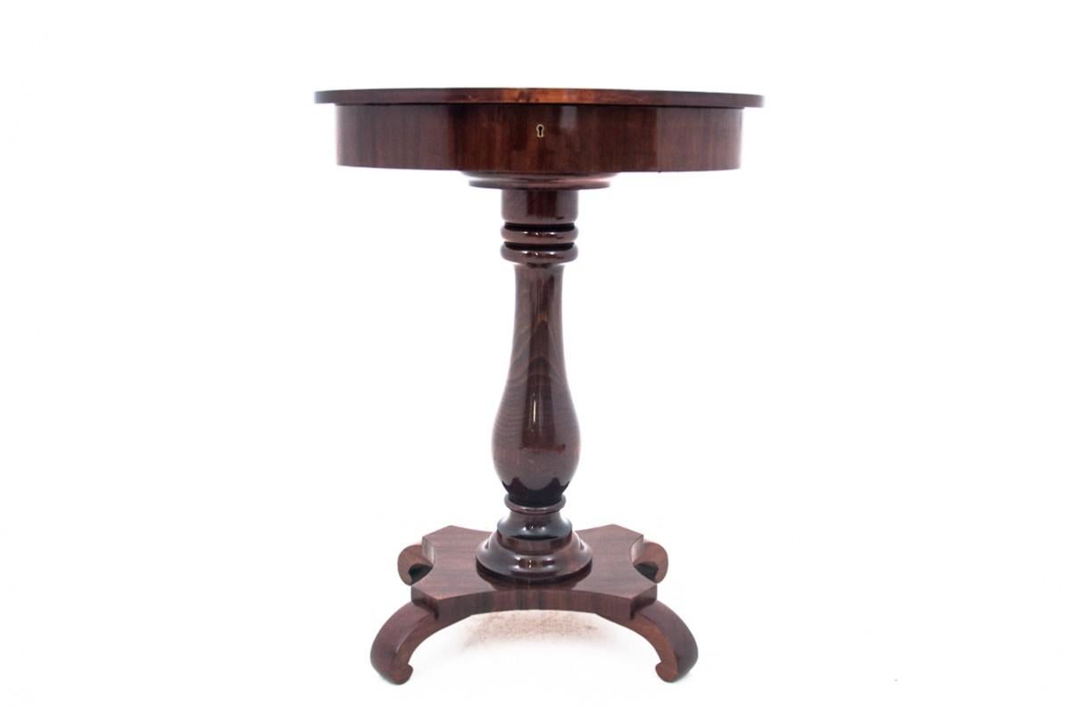 Suédois Table à fil historique, Europe du Nord, vers 1860. en vente