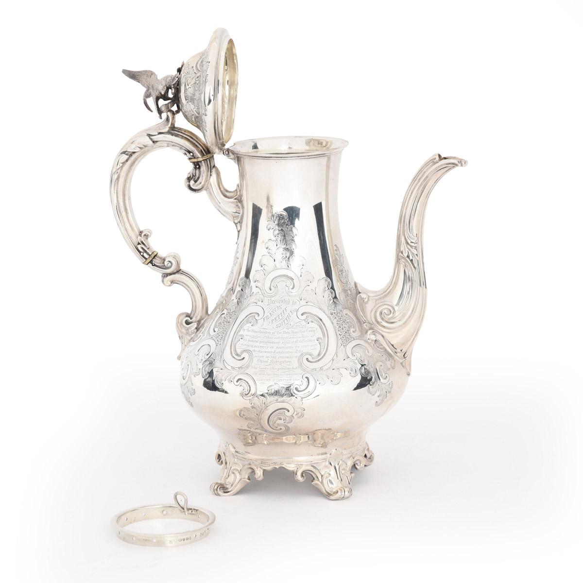 Argento Un importante set da tè e da caffè in argento di epoca vittoriana in vendita