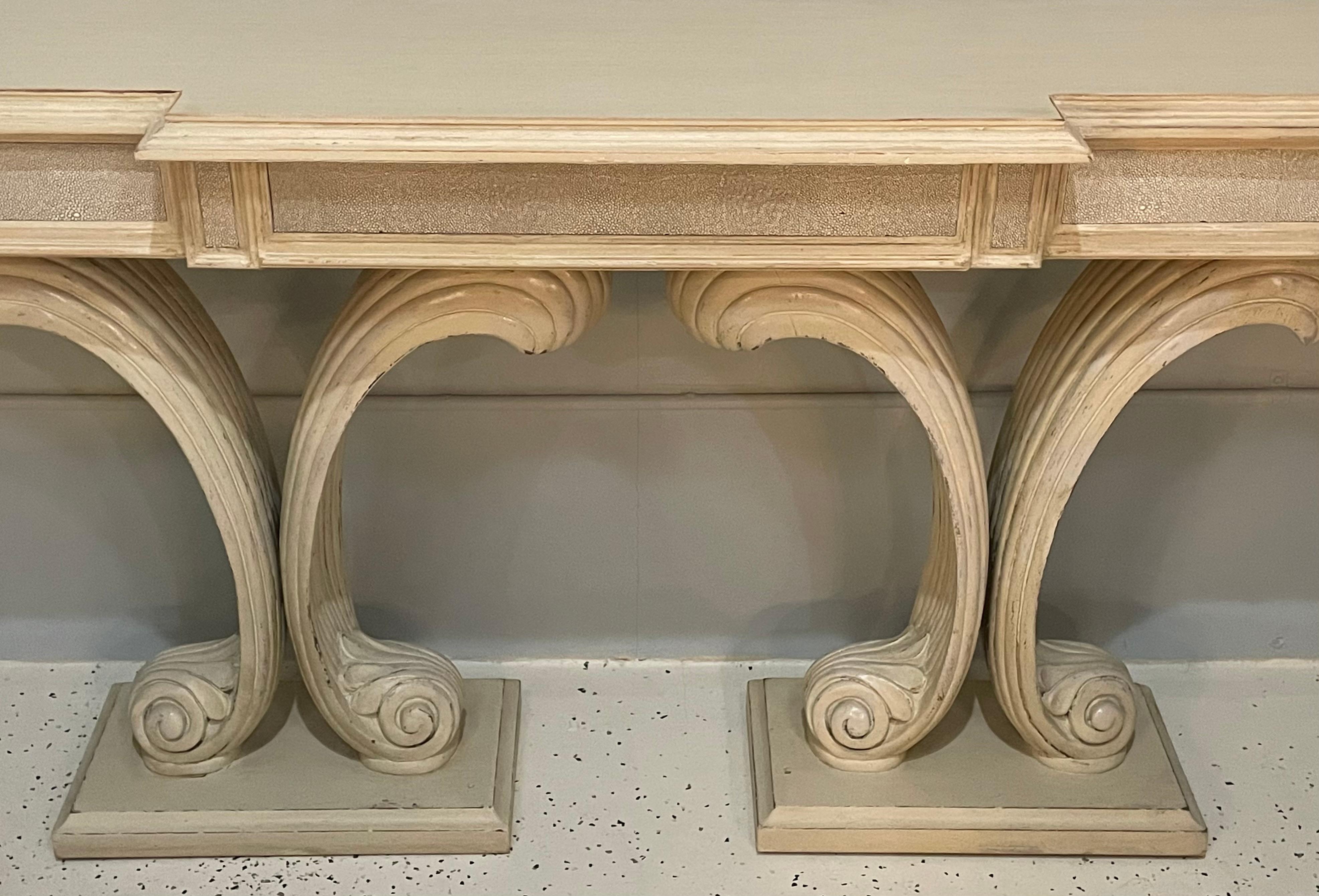 Hollywood Regency Fleur de Lis Double Pedestal Console Table In Good Condition In Stamford, CT