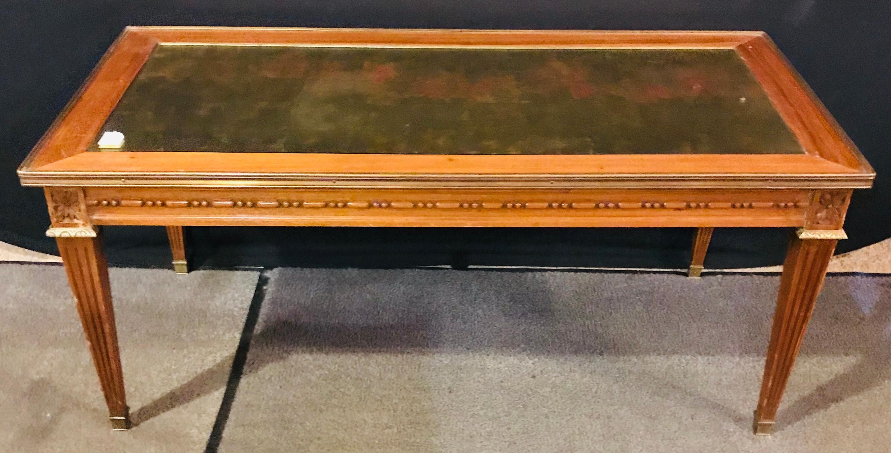 Hollywood Regency Mahogany Gilt Glass Top Jansen Style Coffee Table In Good Condition For Sale In Stamford, CT