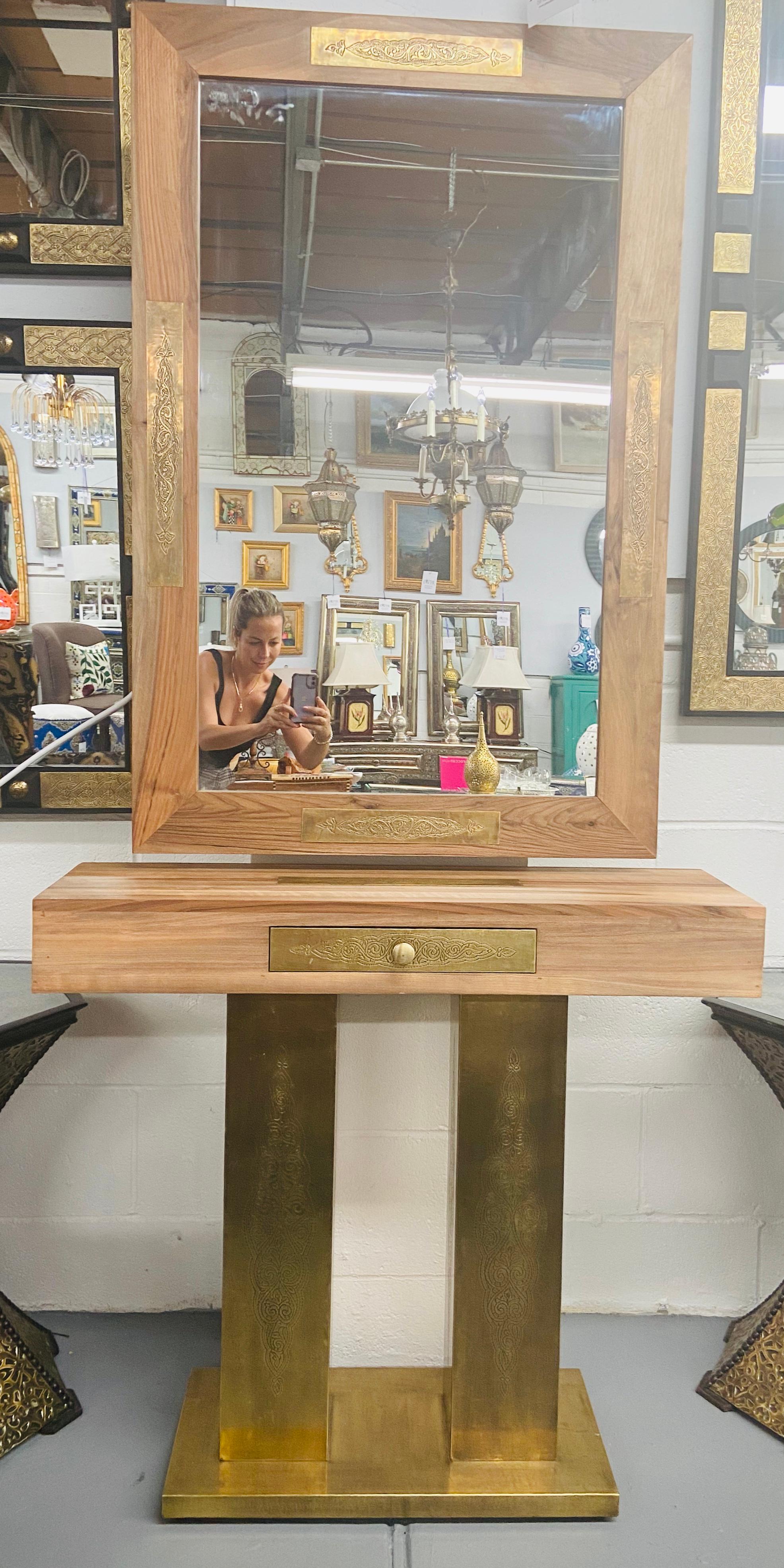 Late 20th Century Hollywood Regency Style Brass and Walnut Mirror and Console Table Set For Sale