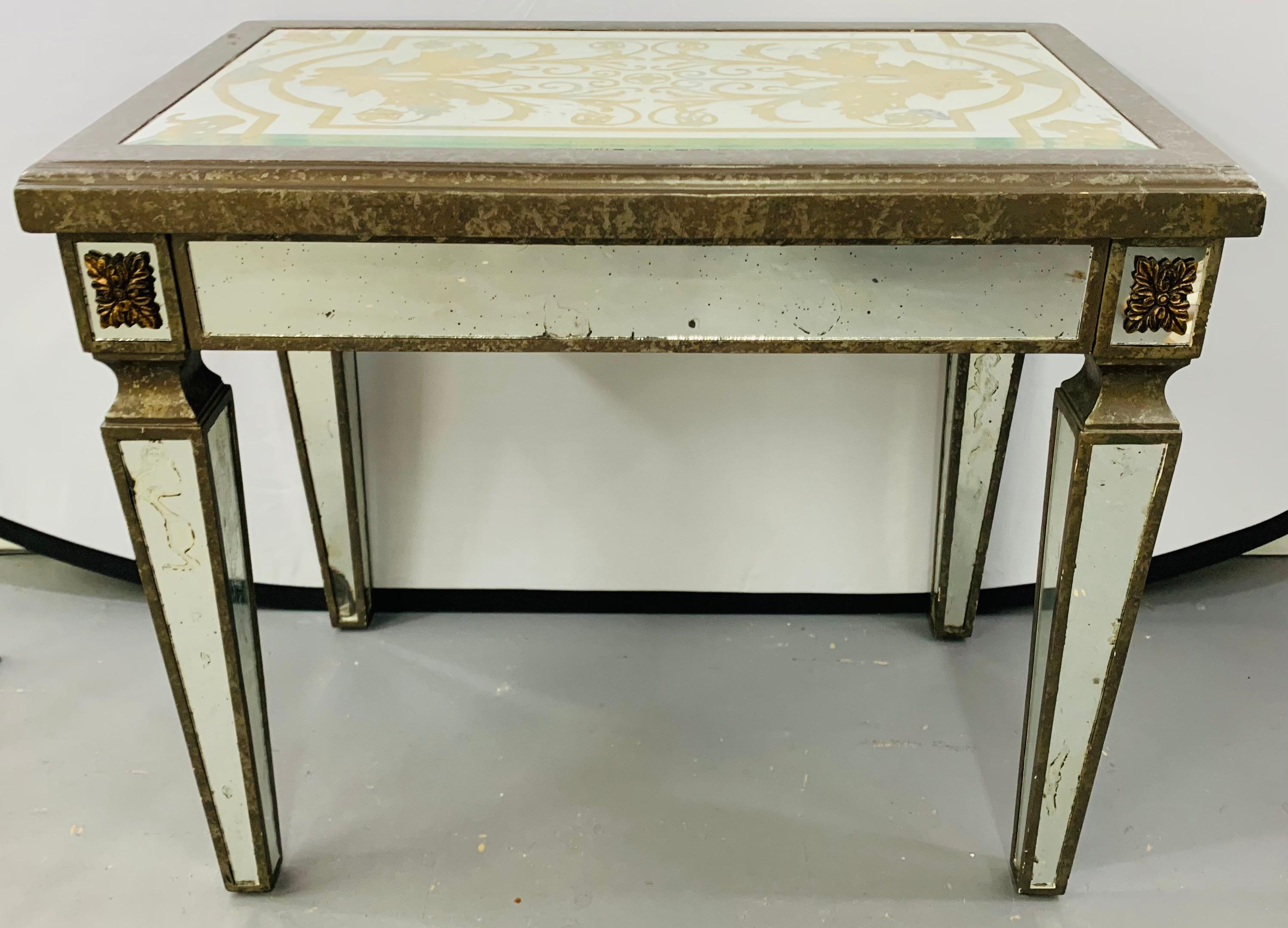Late 20th Century Hollywood Regency Style Églomisé Mirrored Side Table For Sale
