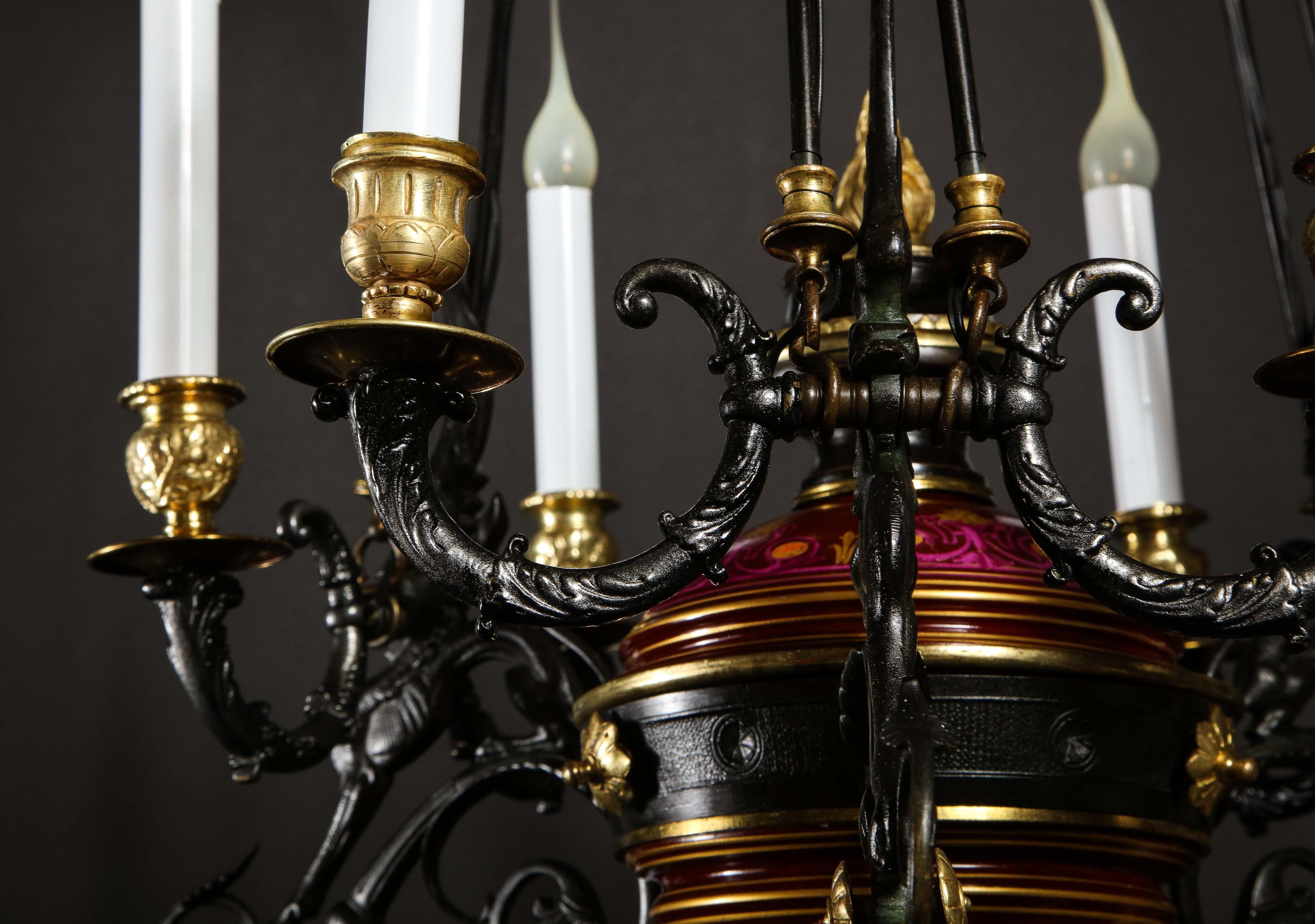 Lustre figuratif de style Hollywood Regency en bronze doré et porcelaine rouge en vente 5