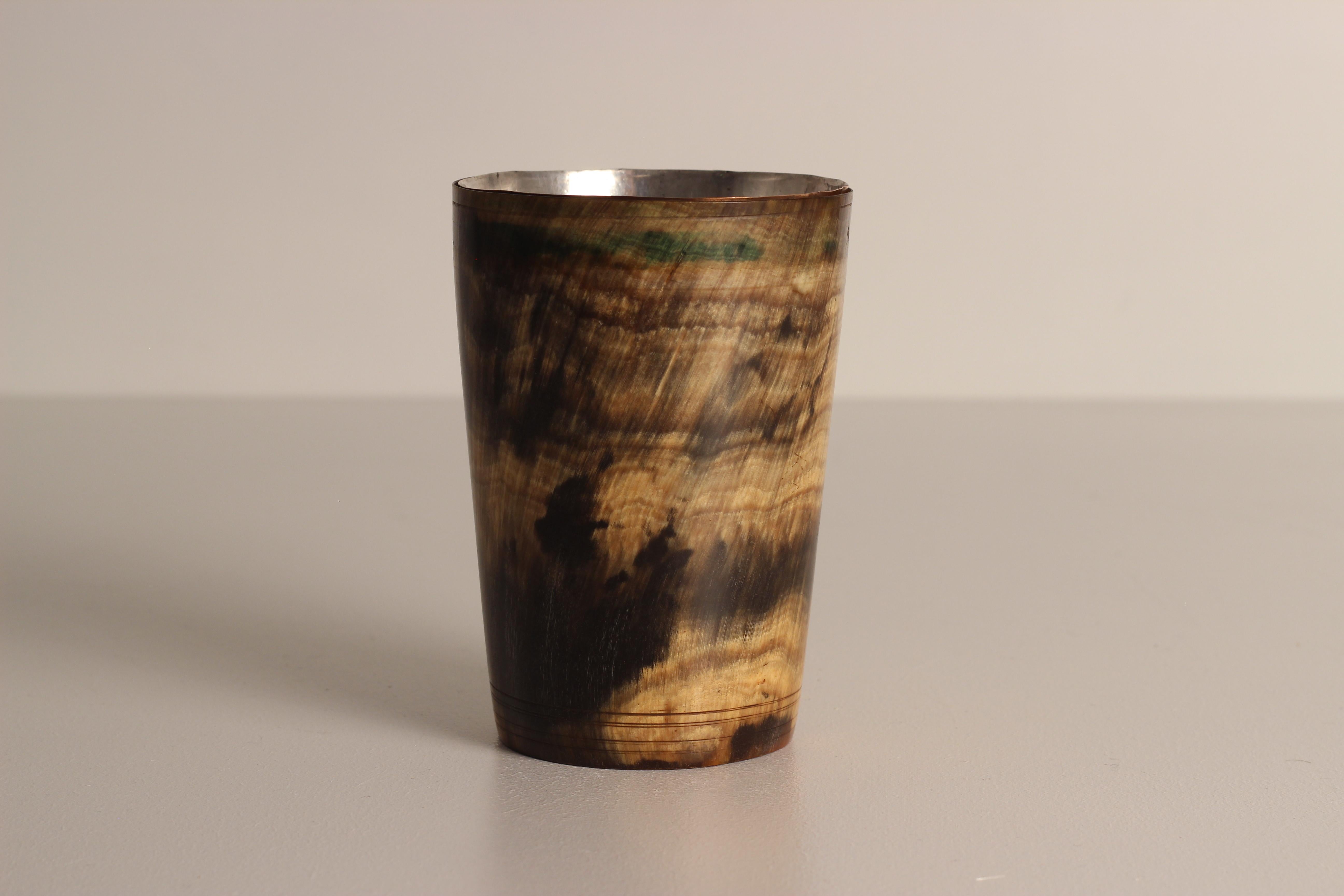 vaso en forma de cuerno