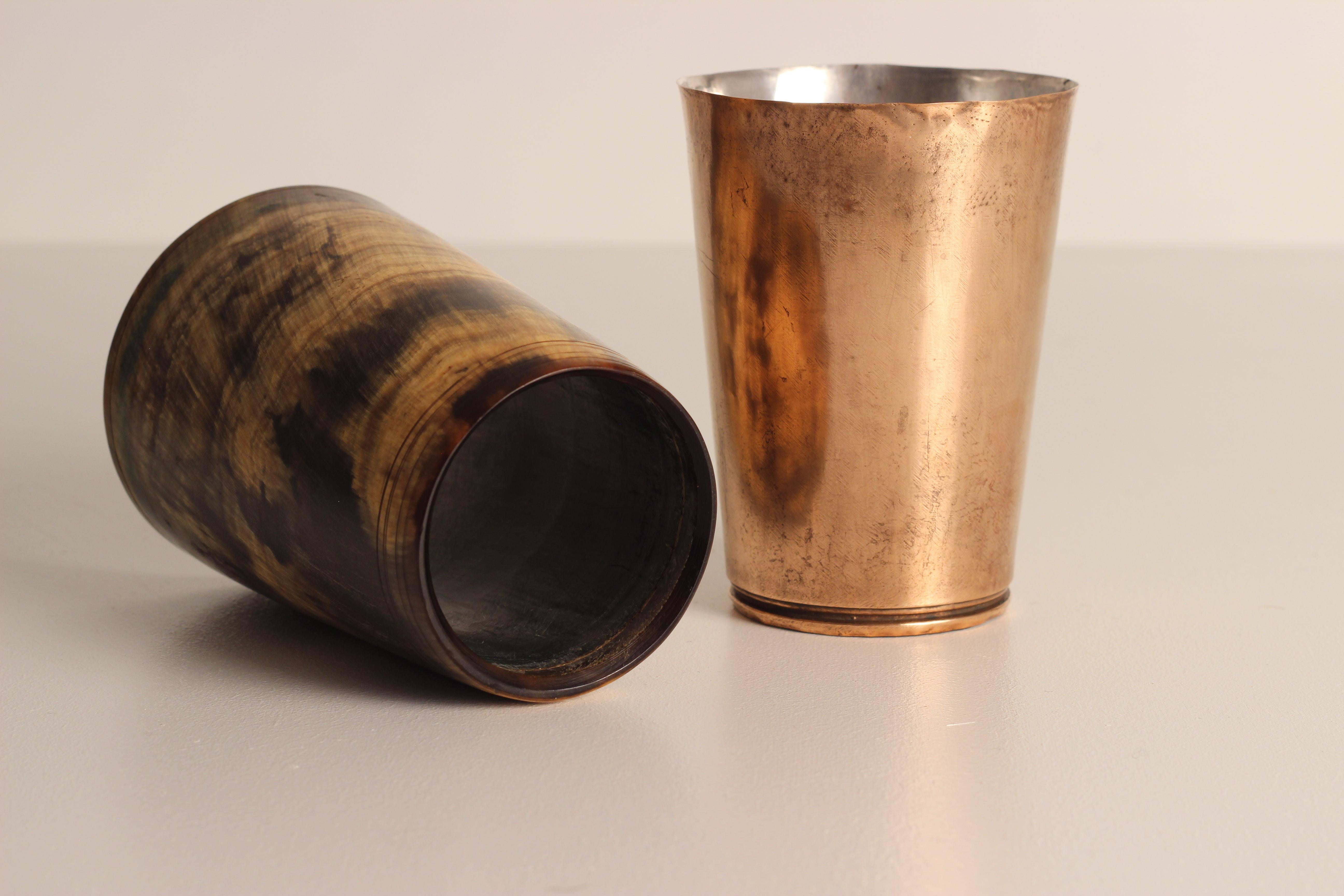 Argent Gobelet à corne ou coupe à étrier en corne avec base interne en cuivre et verre fabriqué en Angleterre en vente