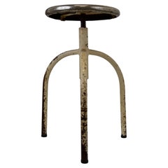 Tabouret de réfectoire d'hôpital, vers 1930, France