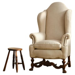 Un énorme fauteuil à oreilles du 19ème siècle de style William & Mary