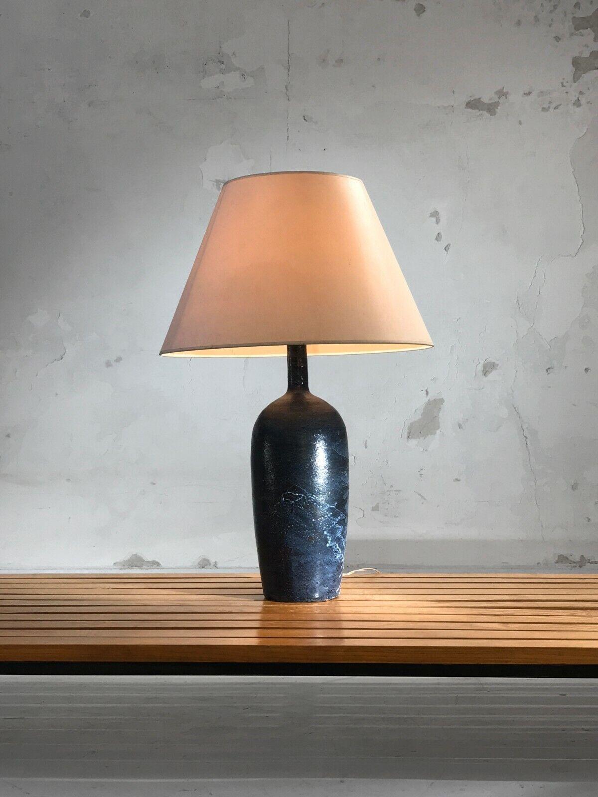 A very large table or floor lamp, Art-Deco, Neo-Classical, Modernist, Bauhaus, Free Form, in thick blue enameled ceramic with very beautiful material effects, to be attributed, France 1950-1960.

SOLD WITH SIMILAR LAMPSHADE...

CONDITION: In