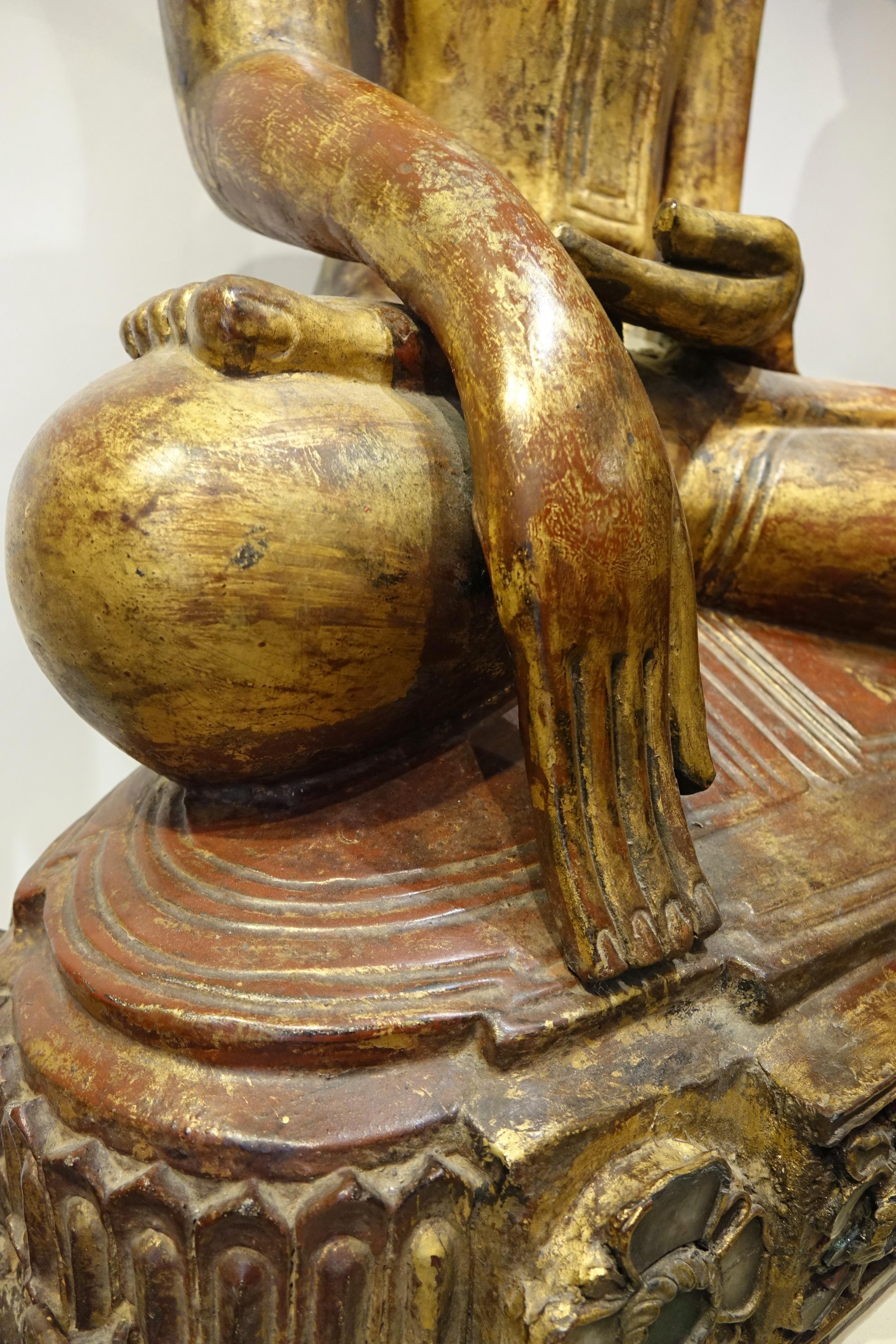 Un enorme Bouddha birmano lacado, s. XVII en Bueno estado para la venta en PARIS, FR