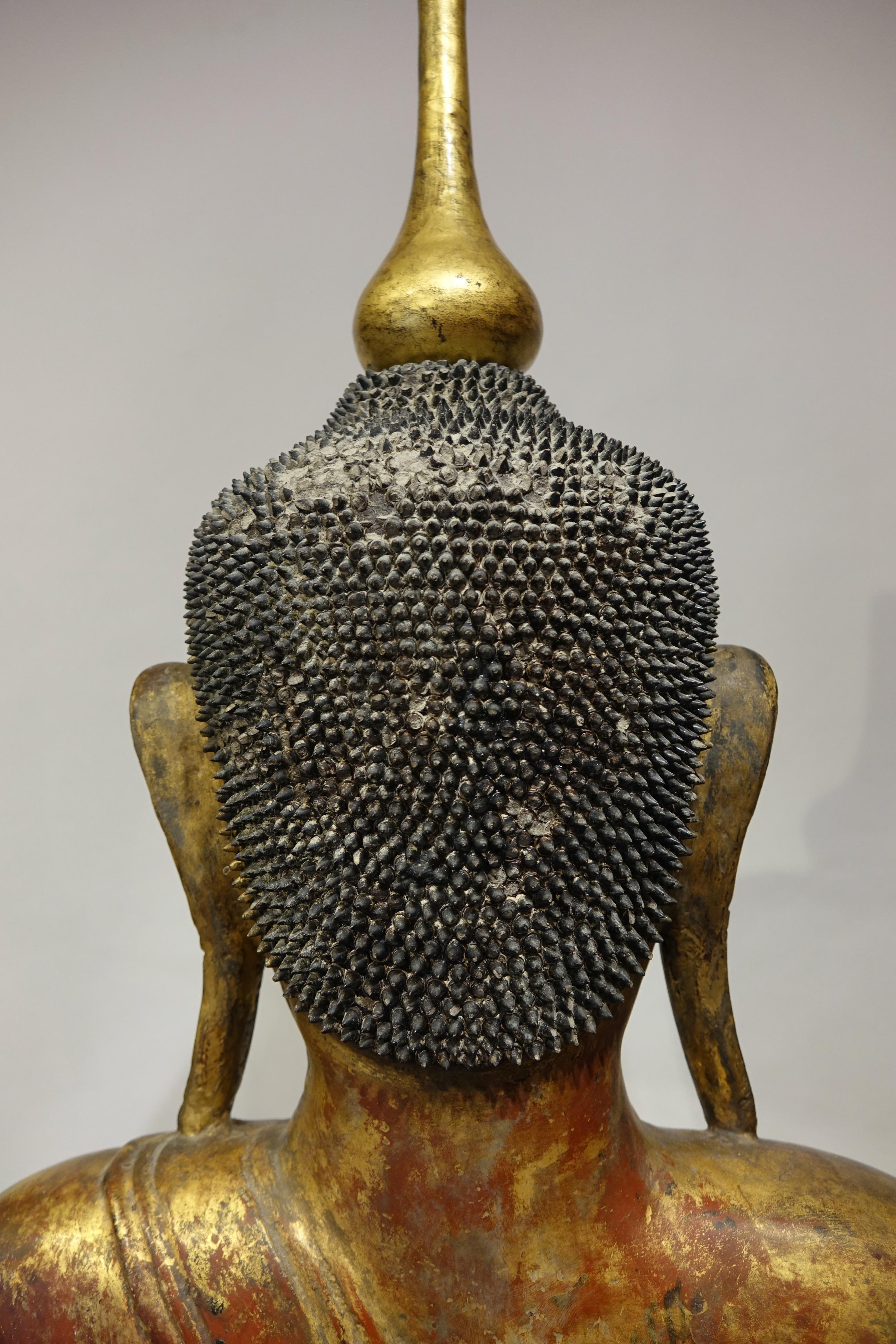 Un enorme Bouddha birmano lacado, s. XVII siglo XVIII y antes en venta