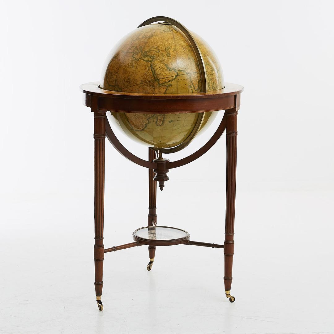 Victorien Une énorme paire de globes de la bibliothèque Cruchley de 21 pouces en vente