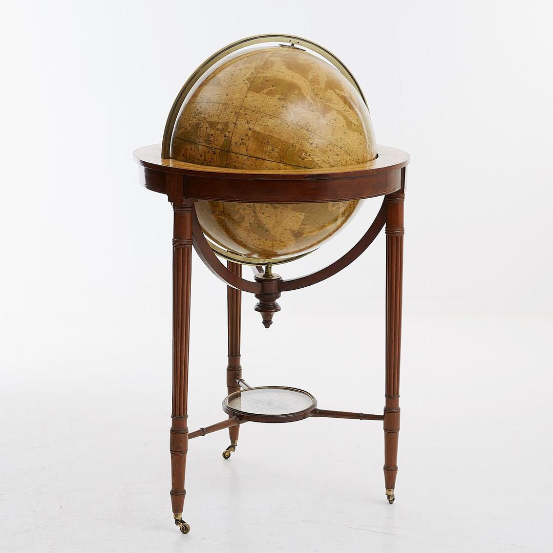 Britannique Une énorme paire de globes de la bibliothèque Cruchley de 21 pouces en vente