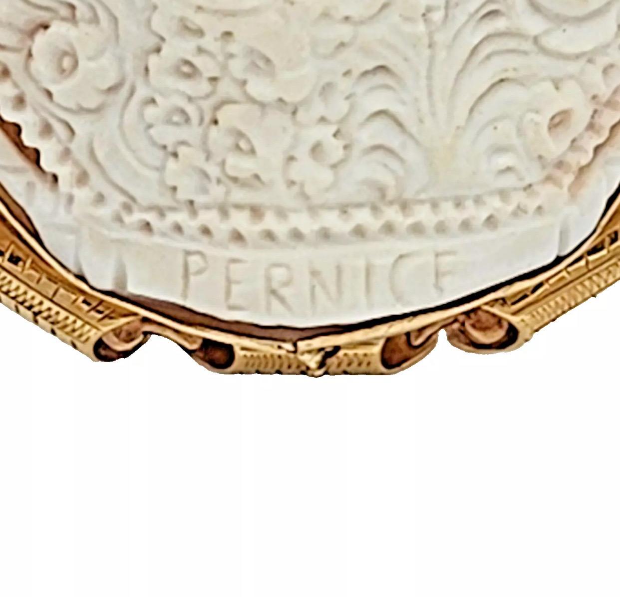 A Huge Superb Vintage Monumental R. Pernice Shell Cameo Solid Gold Frame Stand For Sale 12