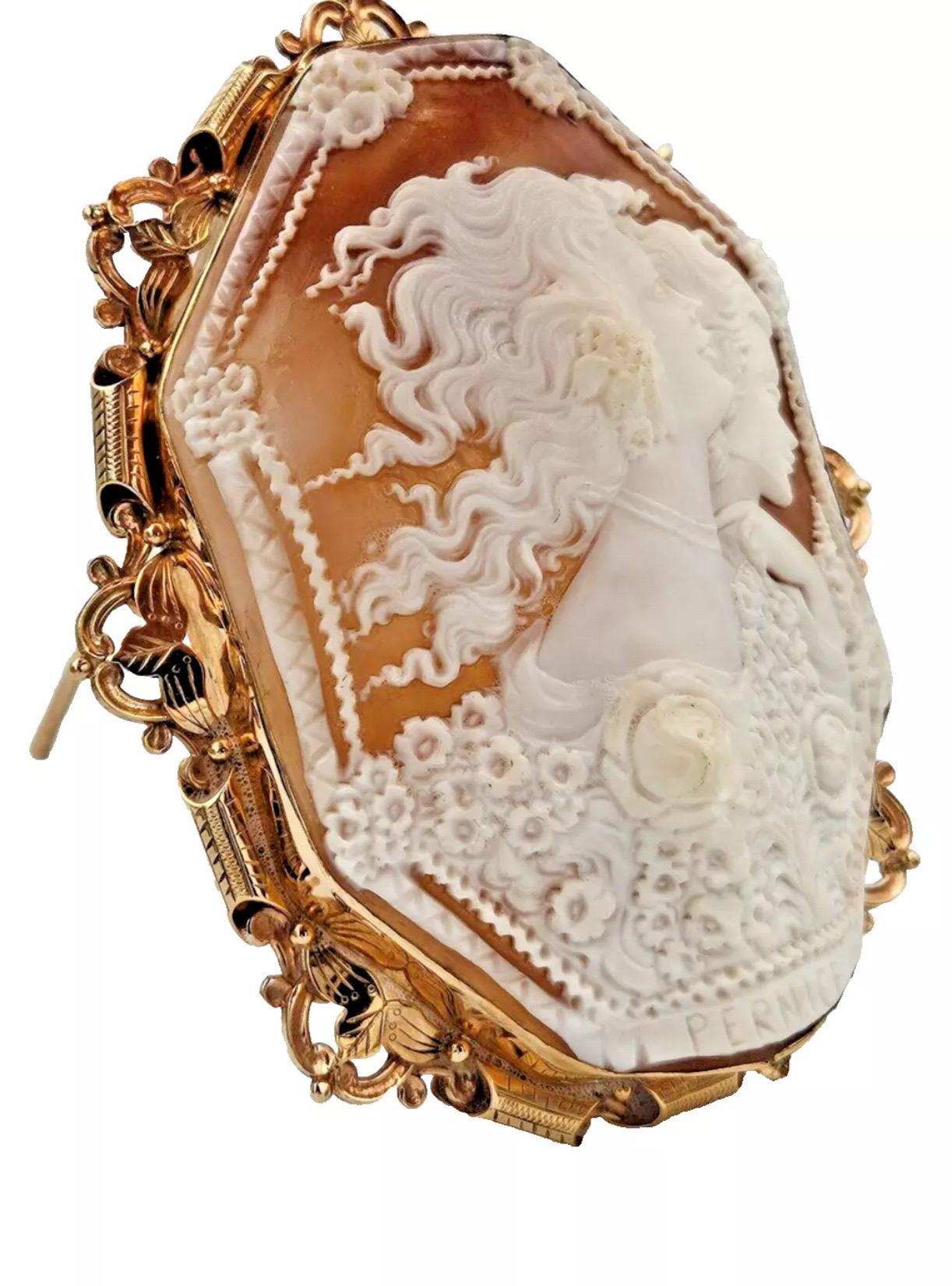 Women's or Men's A Huge Superb Vintage Monumental R. Pernice Shell Cameo Solid Gold Frame Stand For Sale