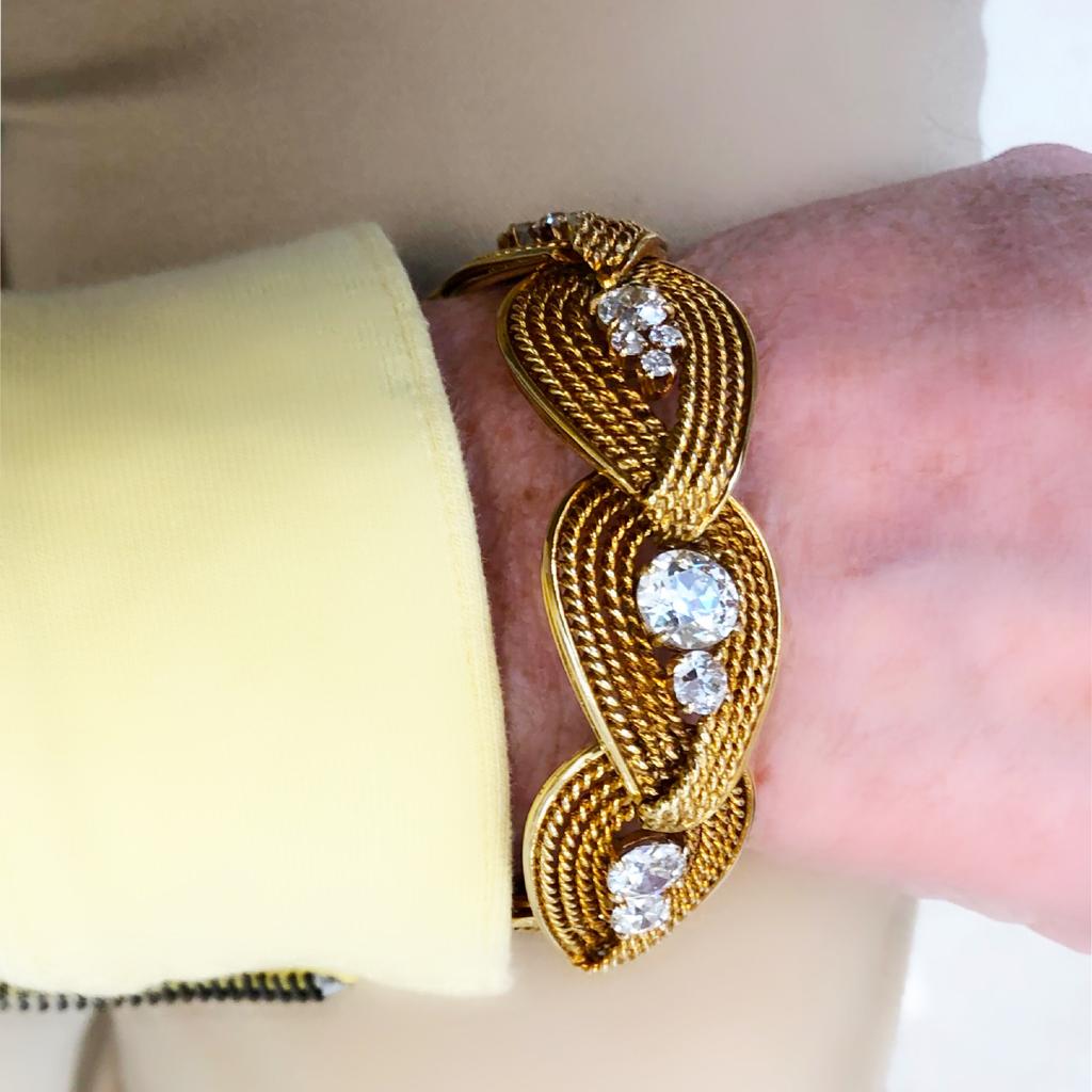 Women's or Men's Retro Italian Diamond Bracelet in 18 Karat Yellow Gold For Sale