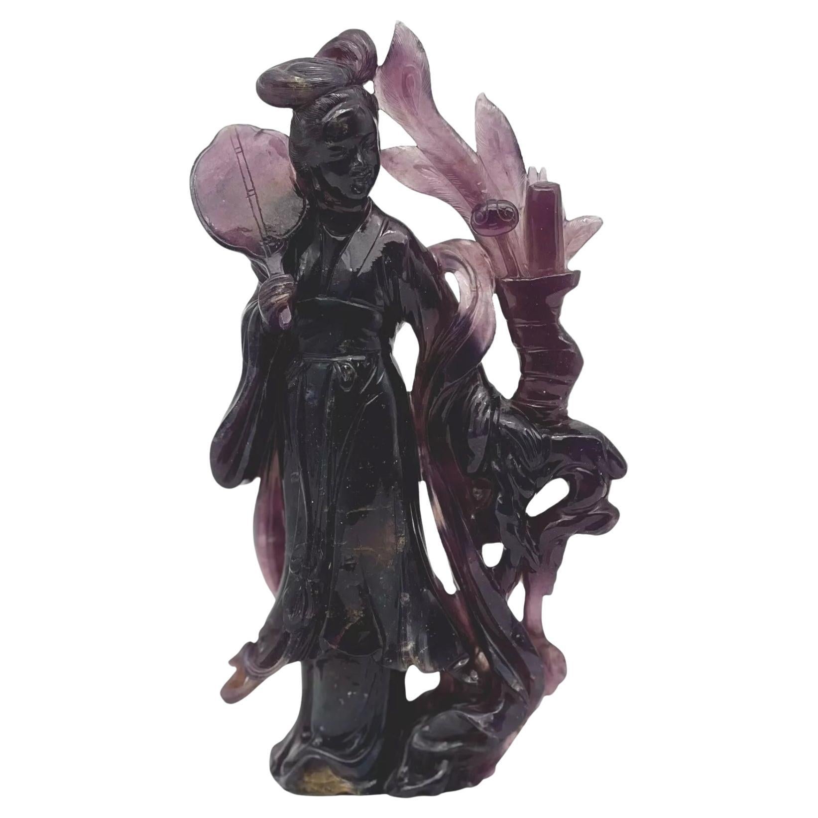 IMPRESIONANTE FIGURA ANTIGUA CHINA TALLADA EN AMATISTA DE GUANYIN. Dinastía Qing en venta