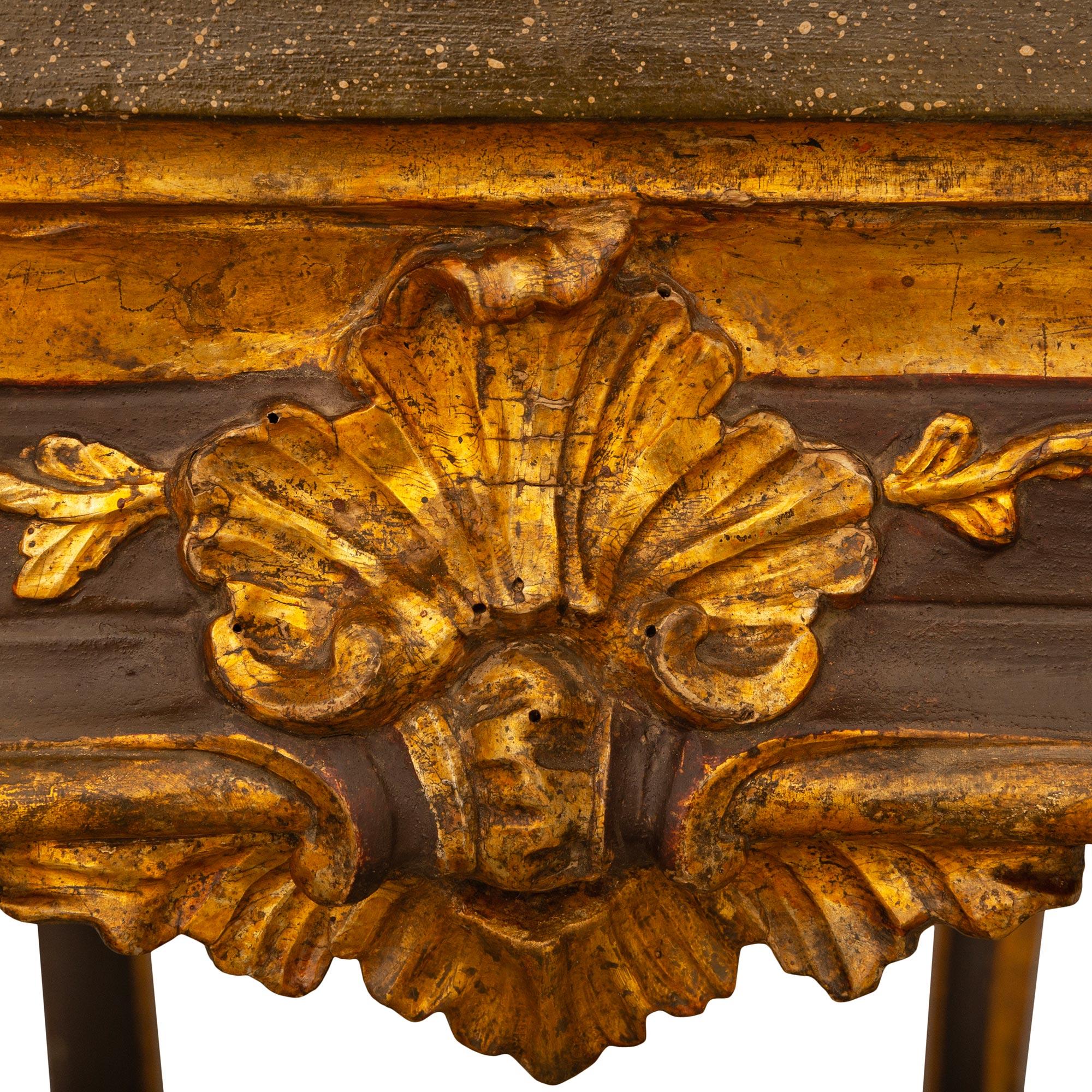 Eine italienische Louis XV st Giltwood patiniert Holz Siena Marmor Konsole aus dem 18. im Zustand „Gut“ im Angebot in West Palm Beach, FL