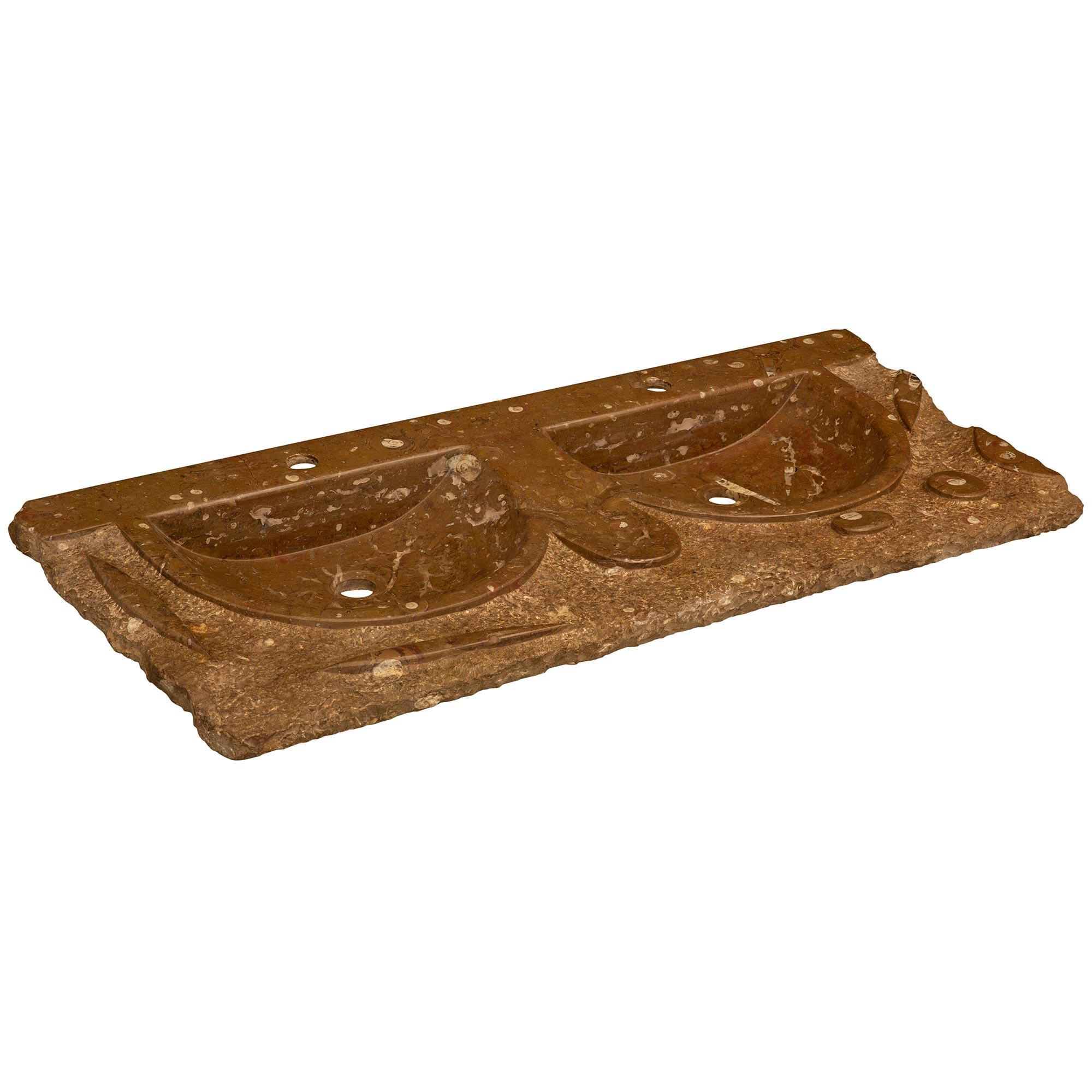 A Italian 19th century Fossilized Soapstone double sink In Good Condition For Sale In West Palm Beach, FL