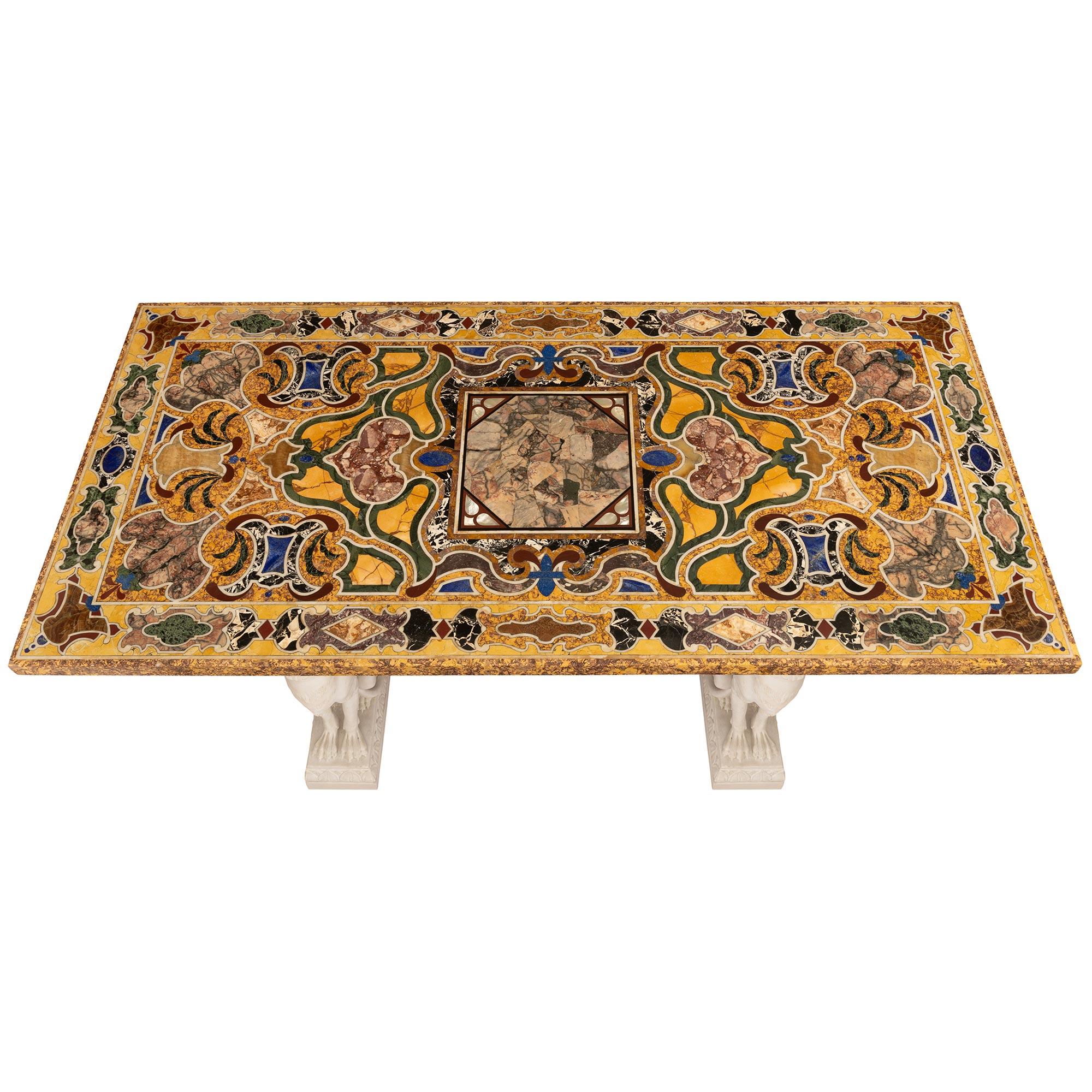 Mesa de centro de mármol de Carrara de estilo neoclásico italiano del siglo XIX en venta 5