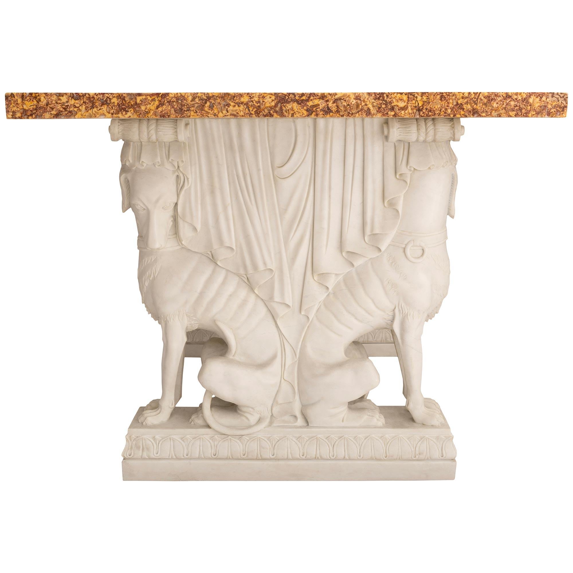Mesa de centro de mármol de Carrara de estilo neoclásico italiano del siglo XIX Italiano en venta