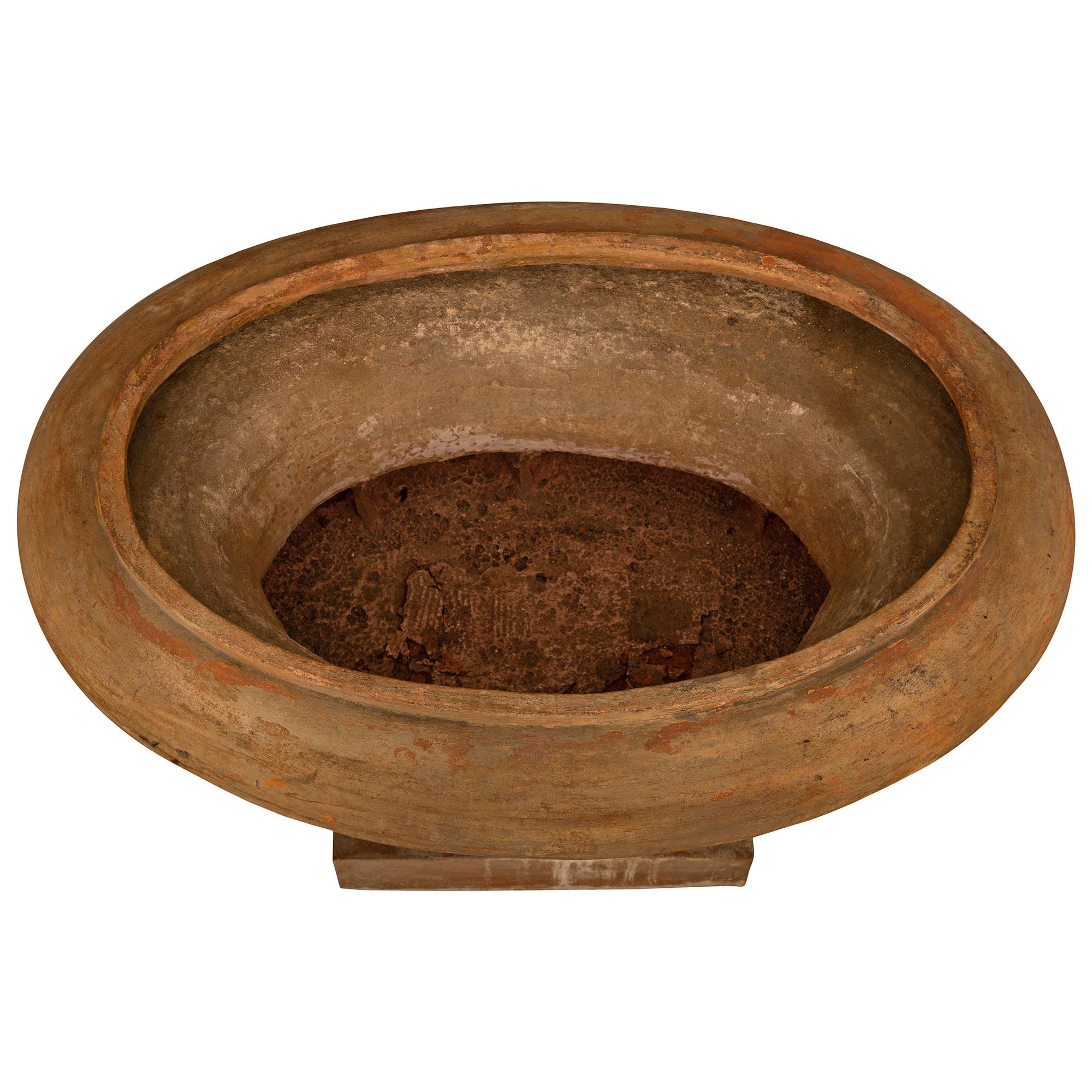 Urne/planterie italienne du 19ème siècle en terre cuite en vente 5