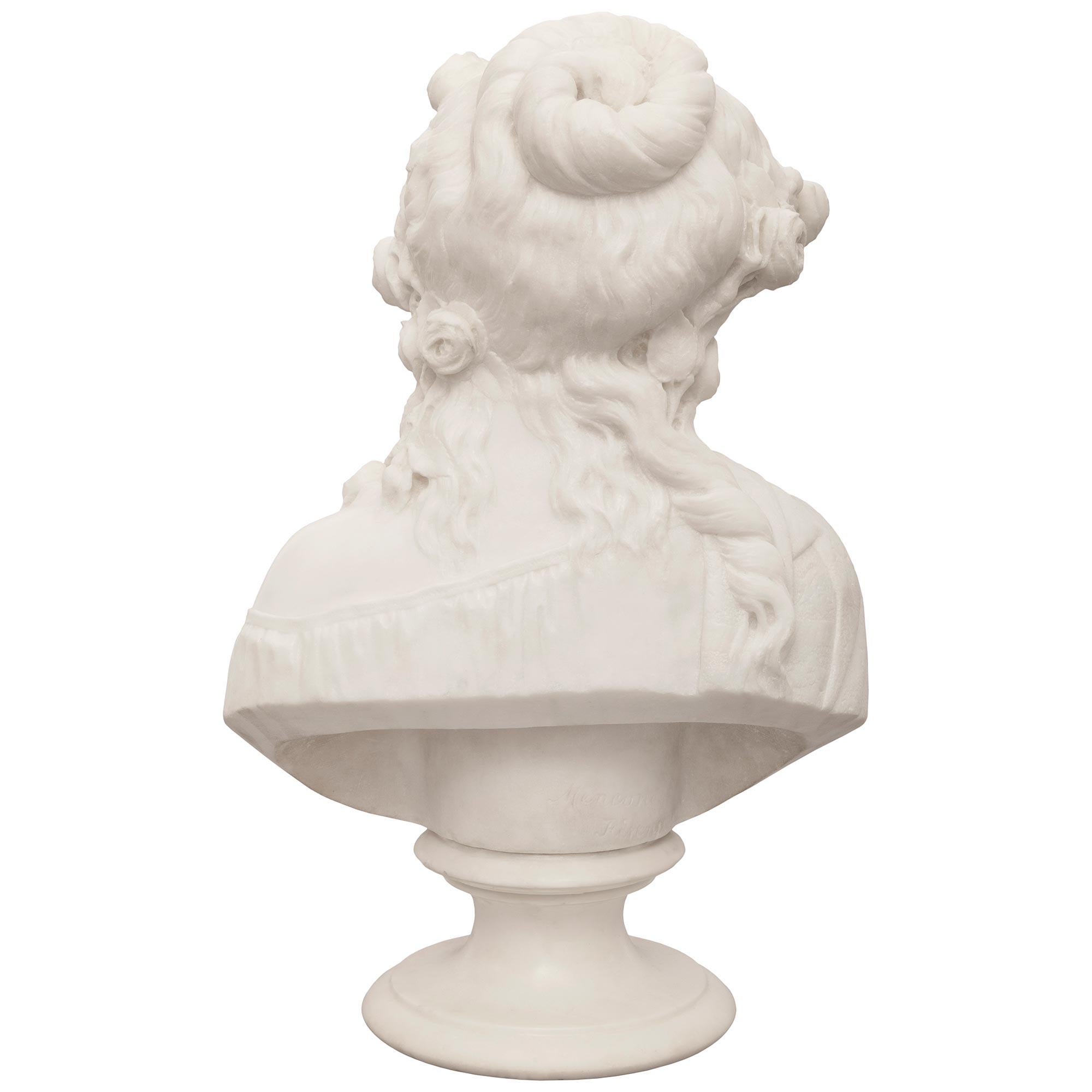 A Italian 19th century white Carrara marble bust signed Mencuri Firenze For Sale 5