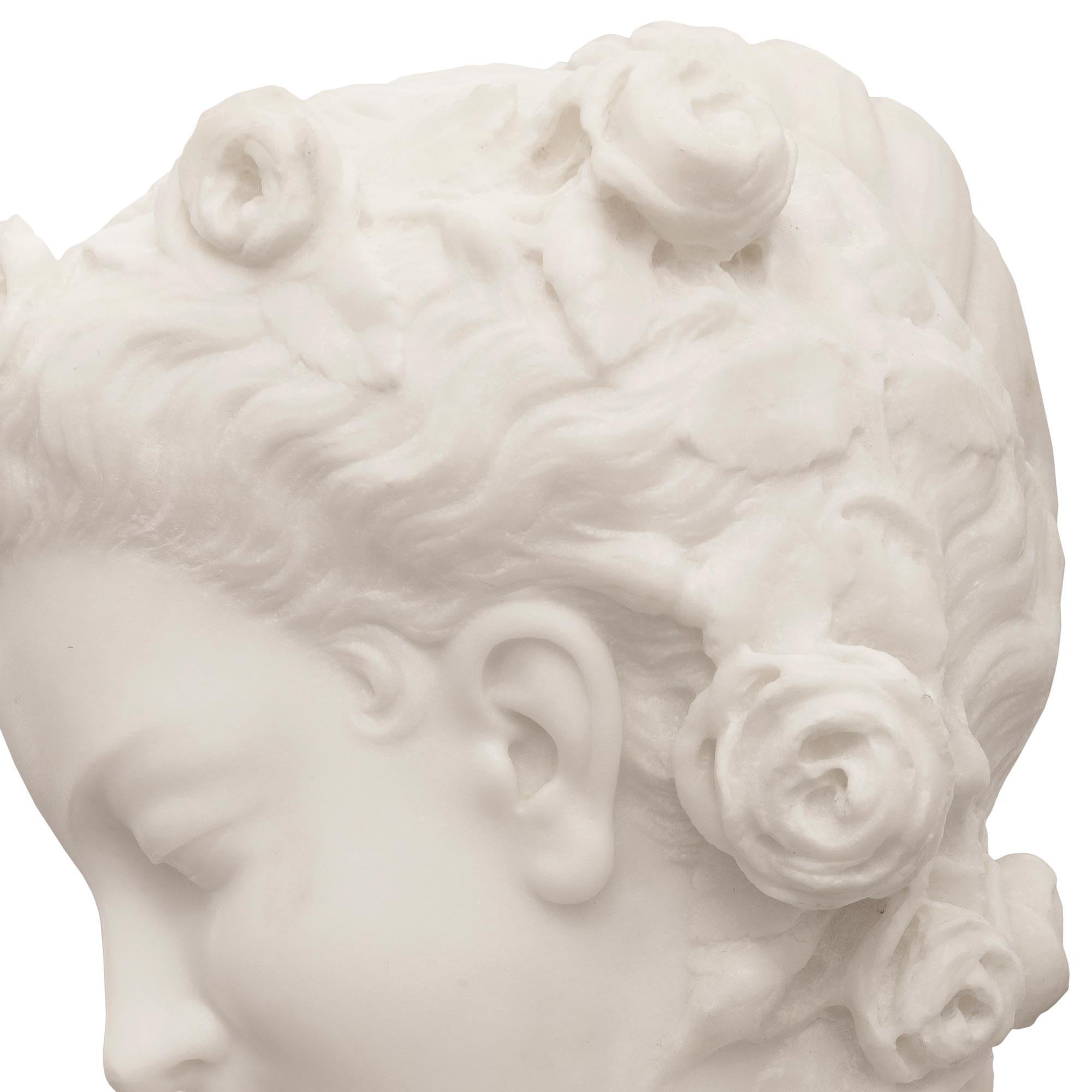 A Italian 19th century white Carrara marble bust signed Mencuri Firenze For Sale 1