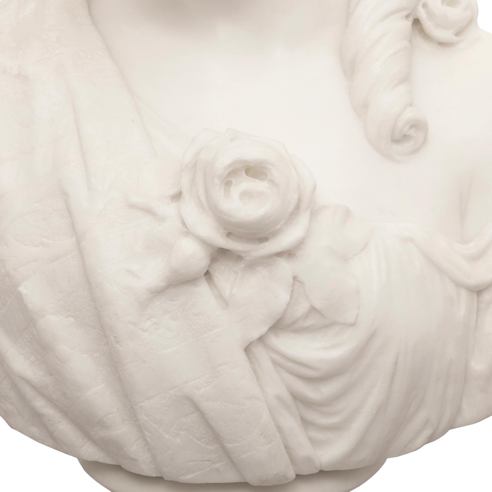 A Italian 19th century white Carrara marble bust signed Mencuri Firenze For Sale 2