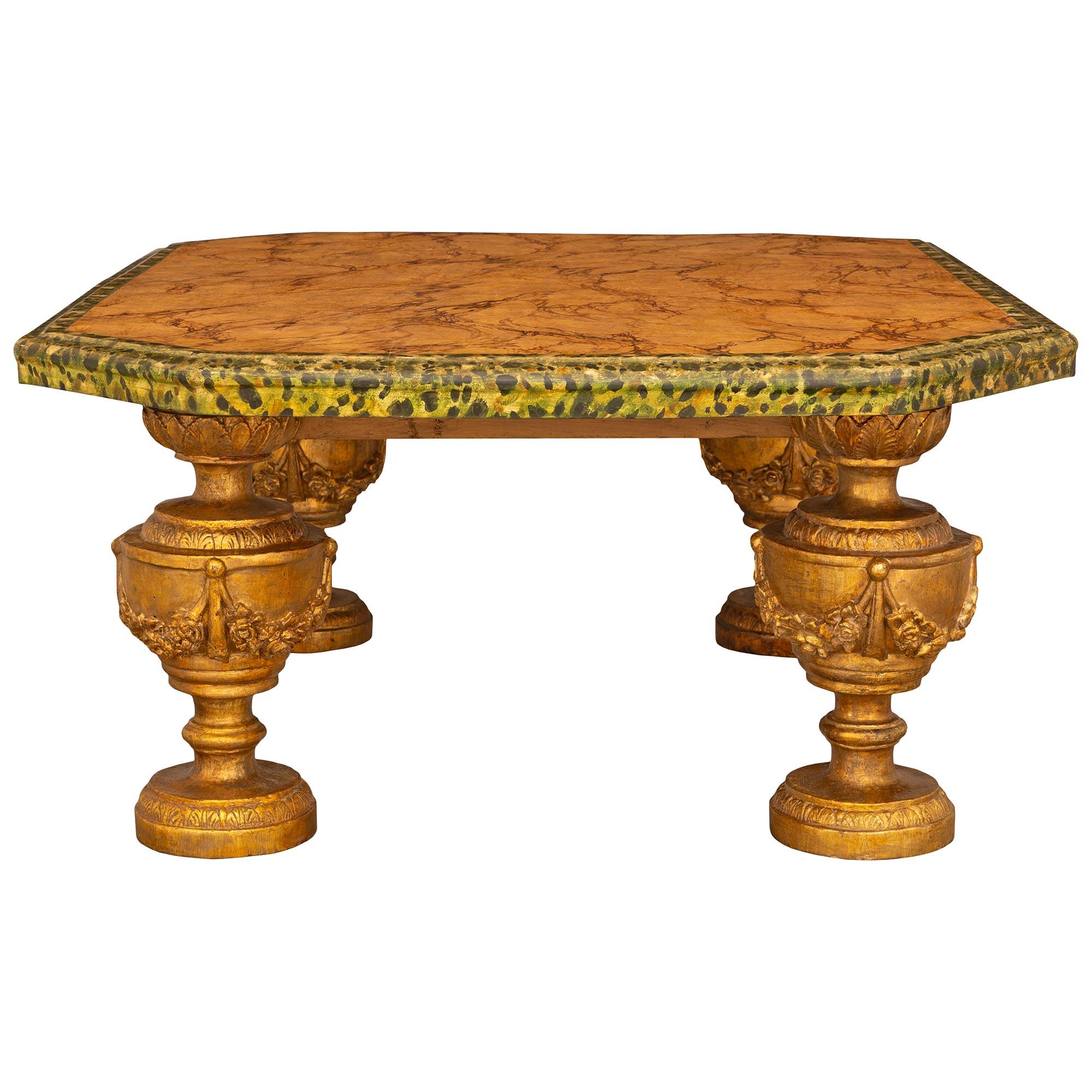 Ein italienischer Couchtisch aus dem frühen 18. Jahrhundert, Louis XVI, aus Kunstmarmor und Mekka (Italienisch) im Angebot