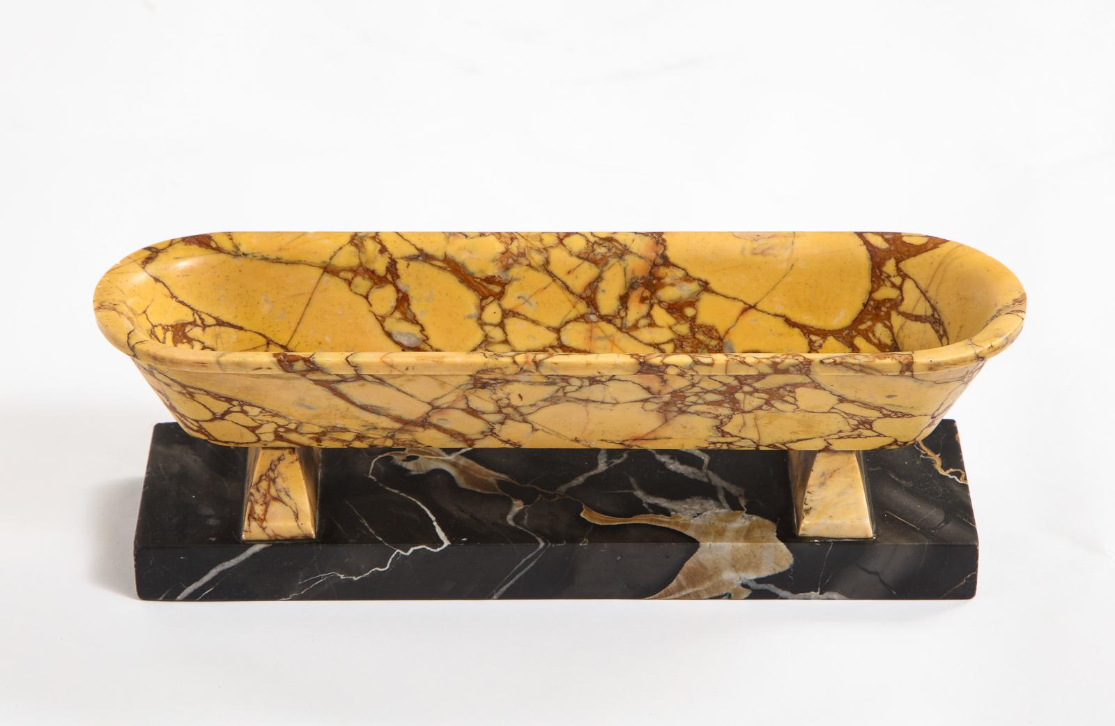 19th Century Italian Grand Tour Marble Sarcophagus Bathtub, circa 1895