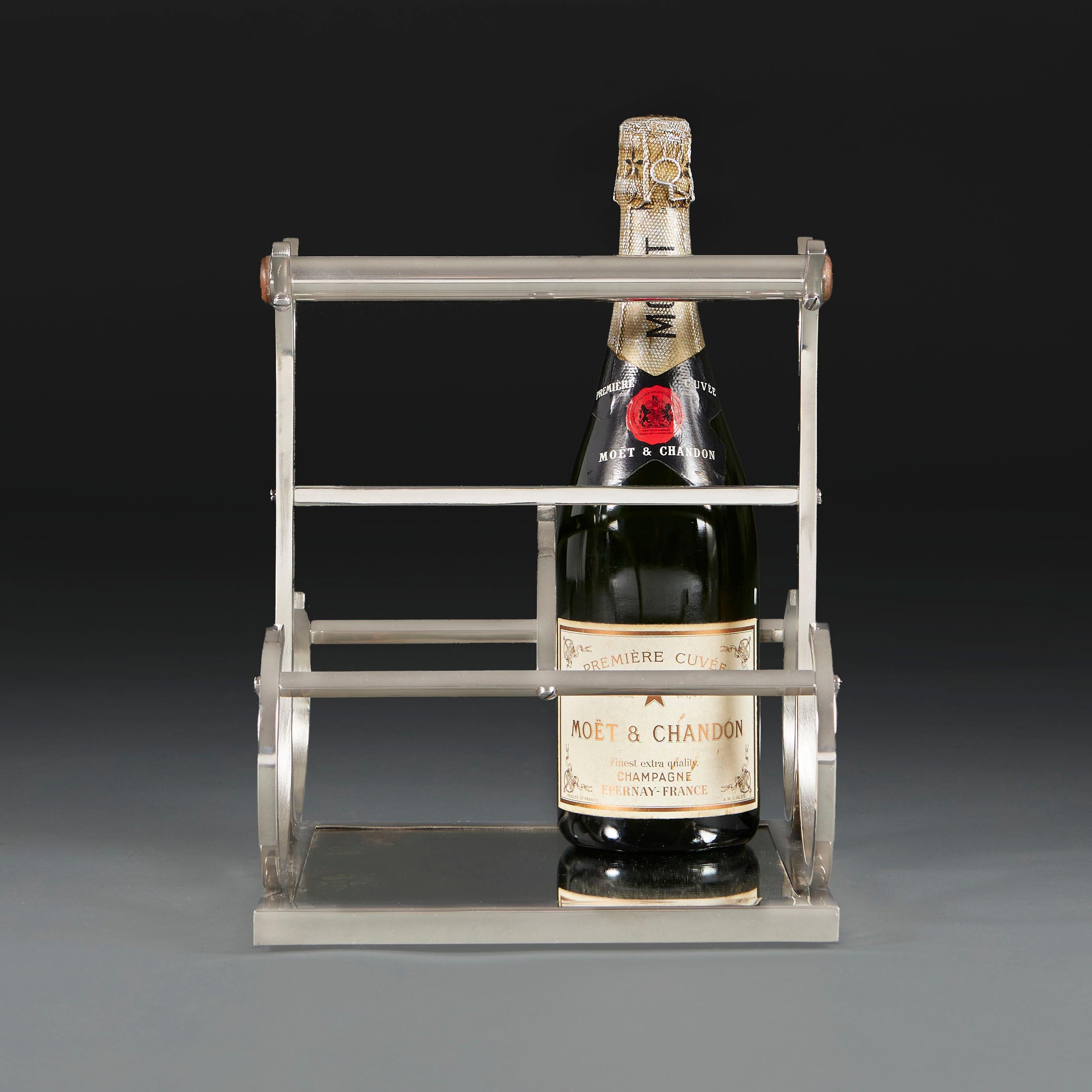 Un porte-bouteille à quatre bouteilles de Jacques Adnet  Bon état - En vente à London, GB