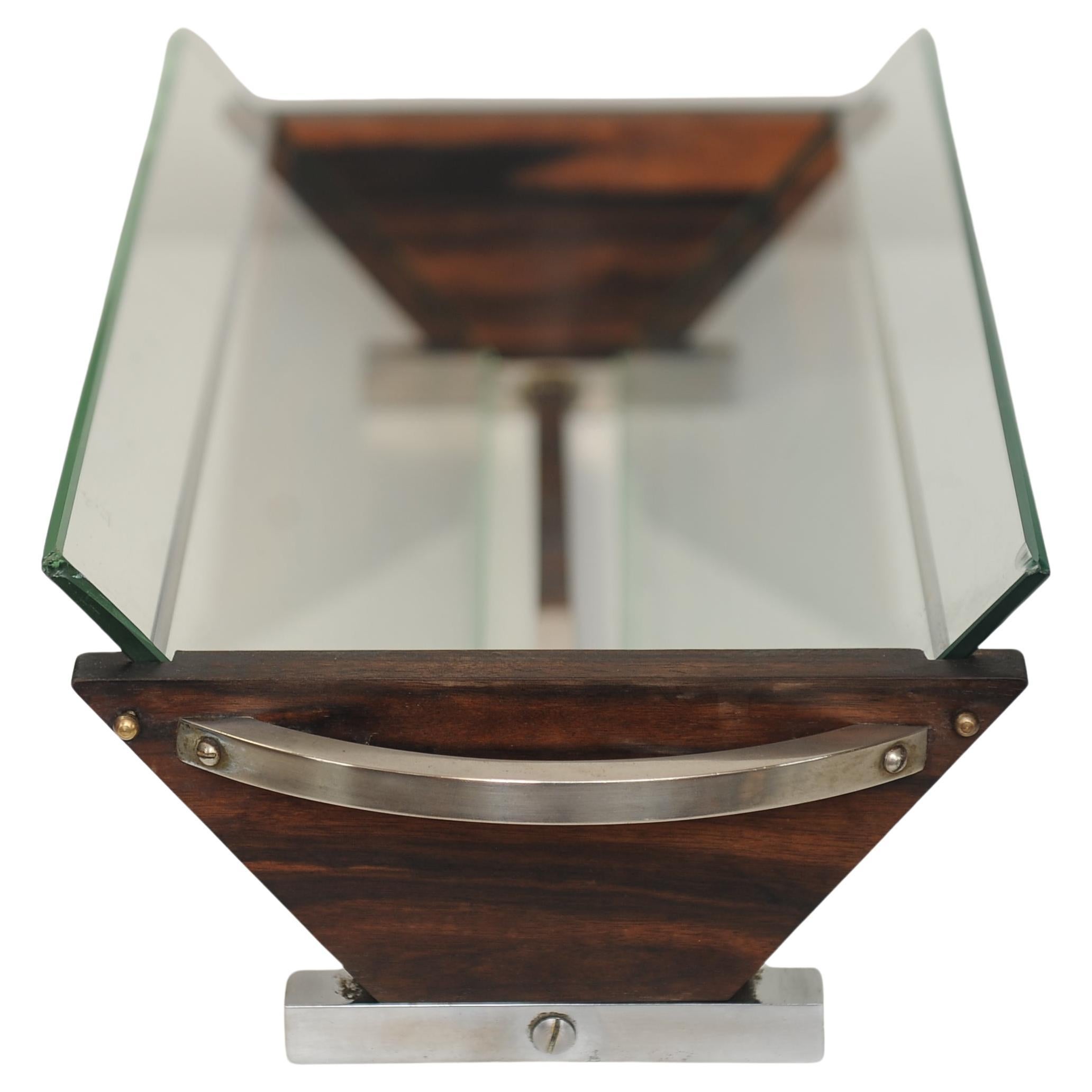 Ein Jacques Adnet Stil Art Deco Hartholz, Chrom und Glas Obst oder Buch Trog (Art déco) im Angebot